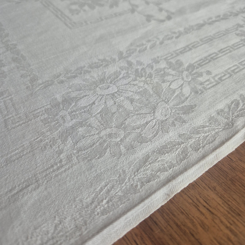 Antike Jugendstil Serviette/Mitteldecke weiß 55x60cm Damast Blumen