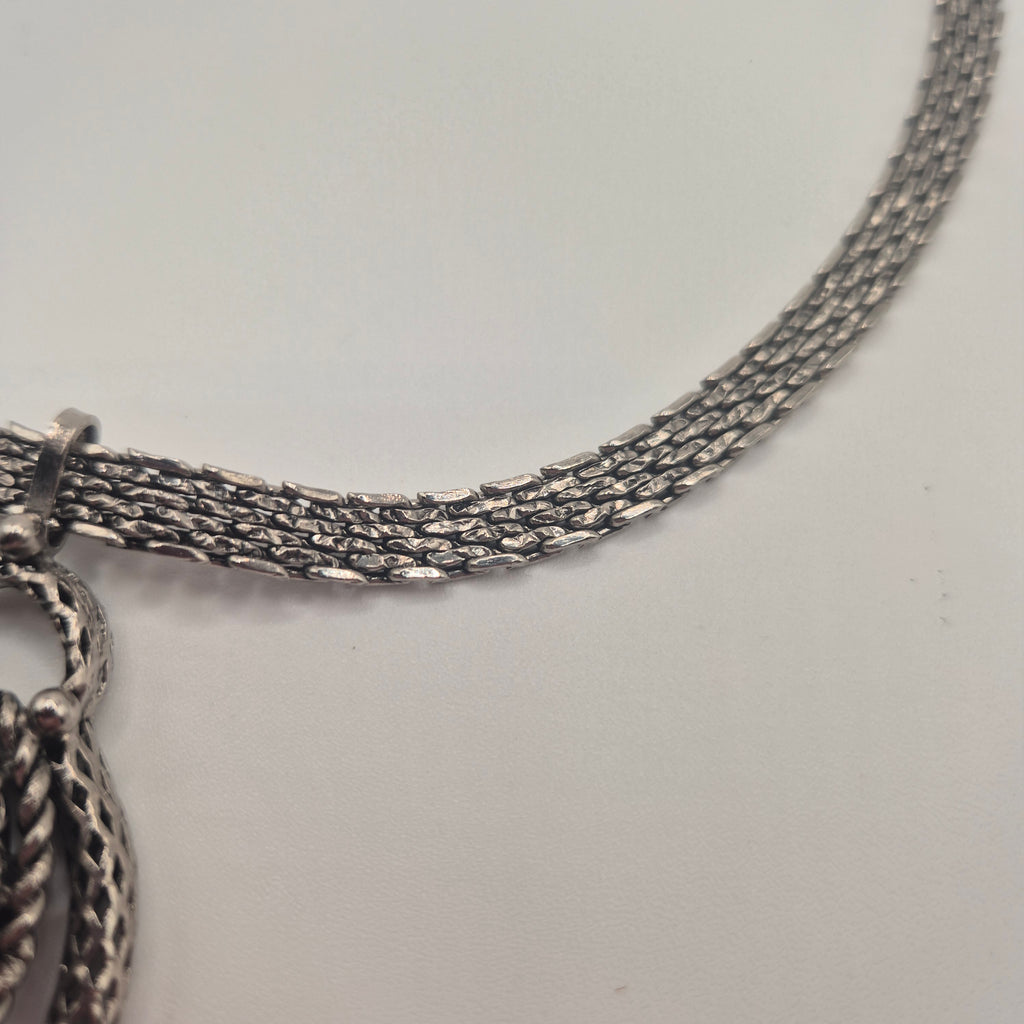 Statement Vintage-Collier – Altsilber-Optik mit dunkler Perle