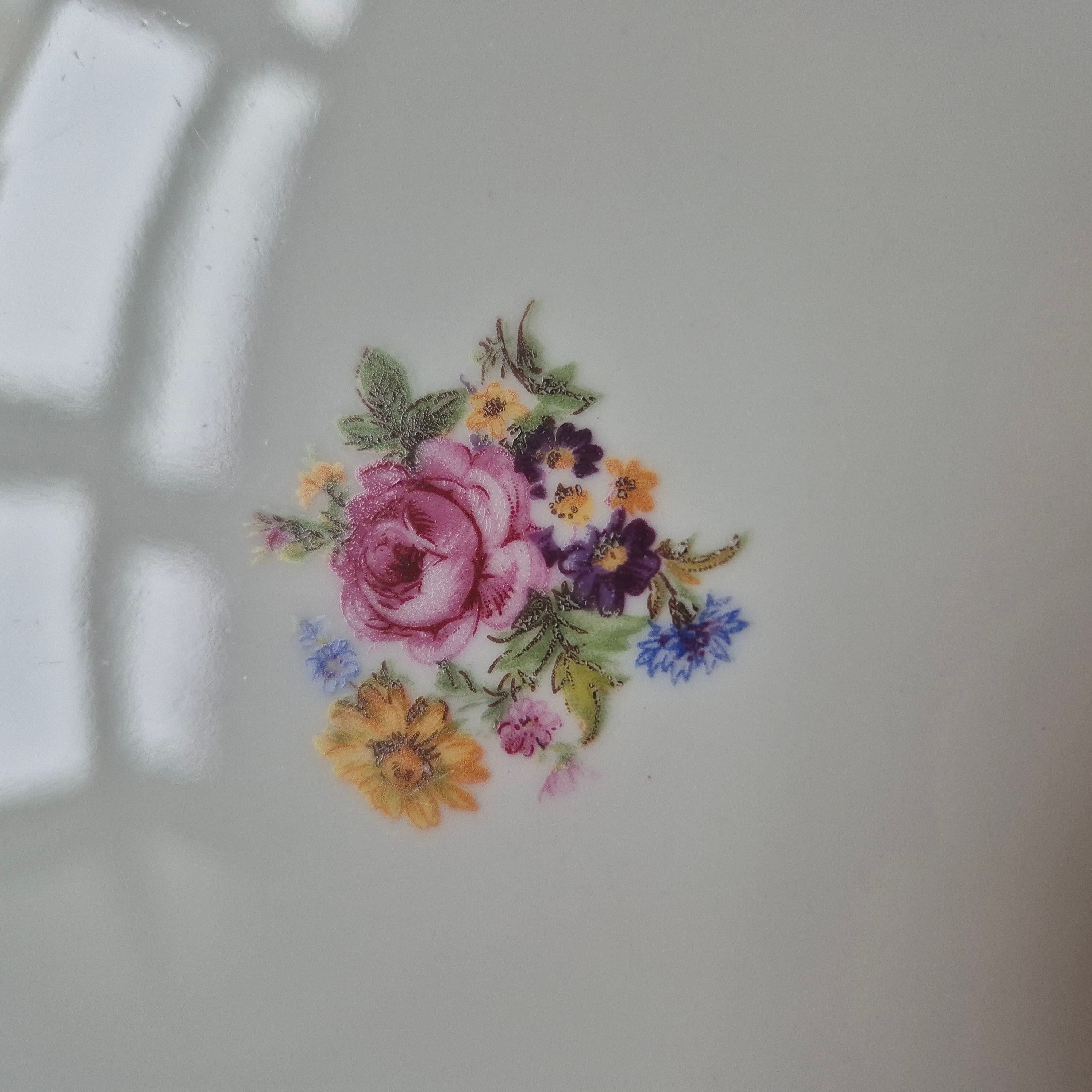 6x Antike Kuchenteller Blumendekor weiß mit lila Goldrand