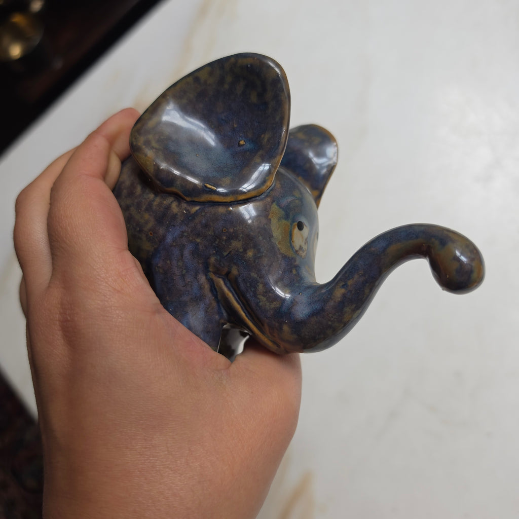 Handgefertigte Keramik-Elefantenfigur – Blau-Gefleckt