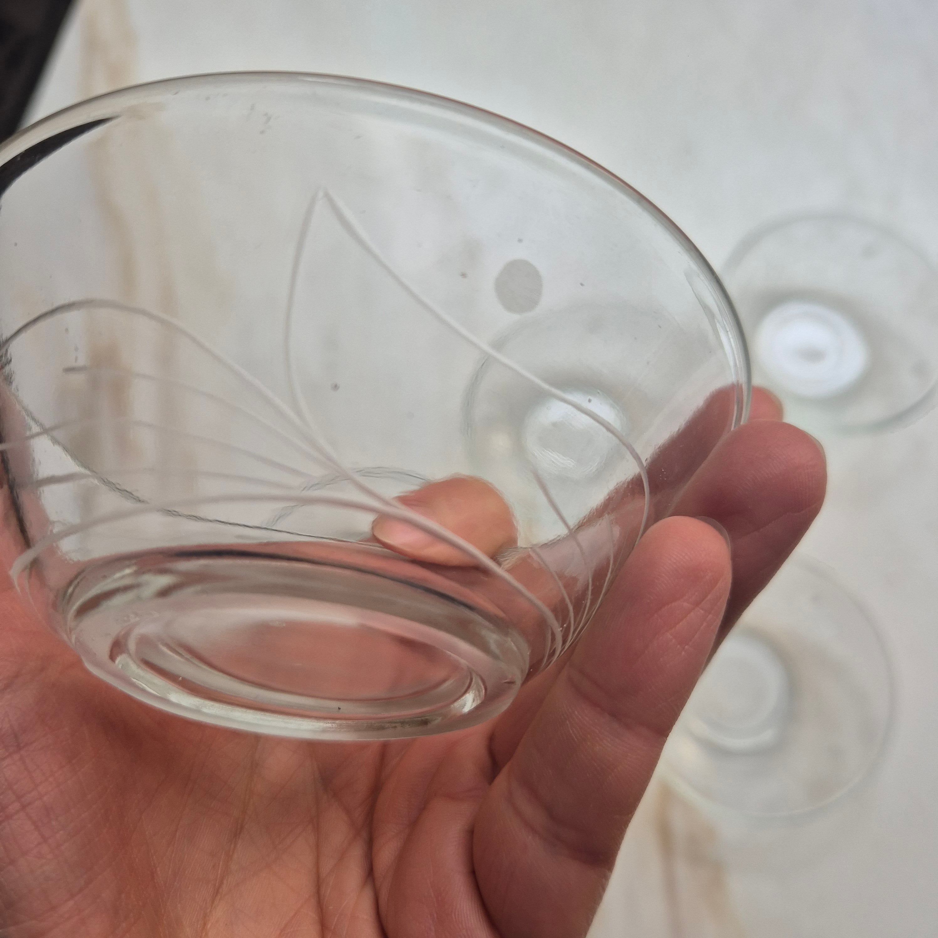 5x Vintage Glasschalen zum Servieren - kleine Schälchen - mit geschliffenem Motiv