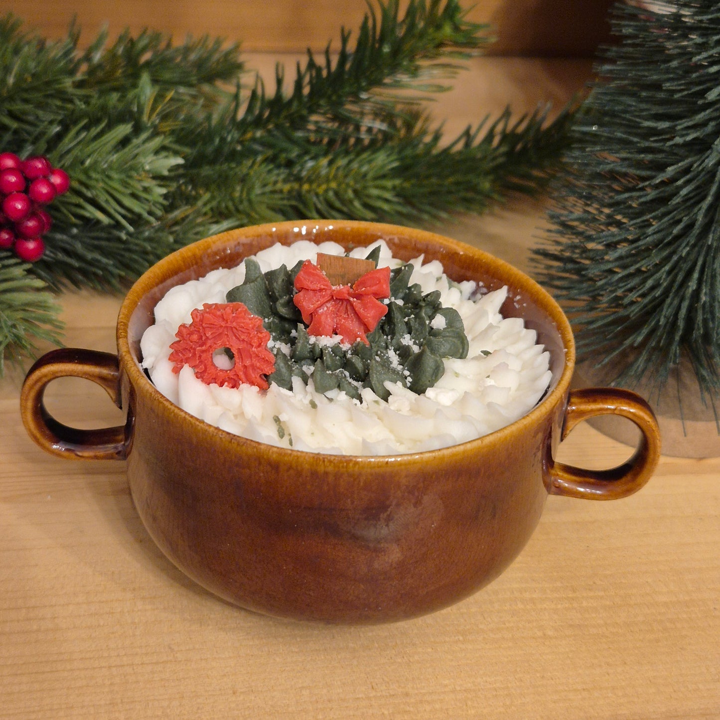 Handgemachte Sojawachskerze Weihnachtesgeschenk Sahne Dessert in Antiker Keramik Suppentasse GDR