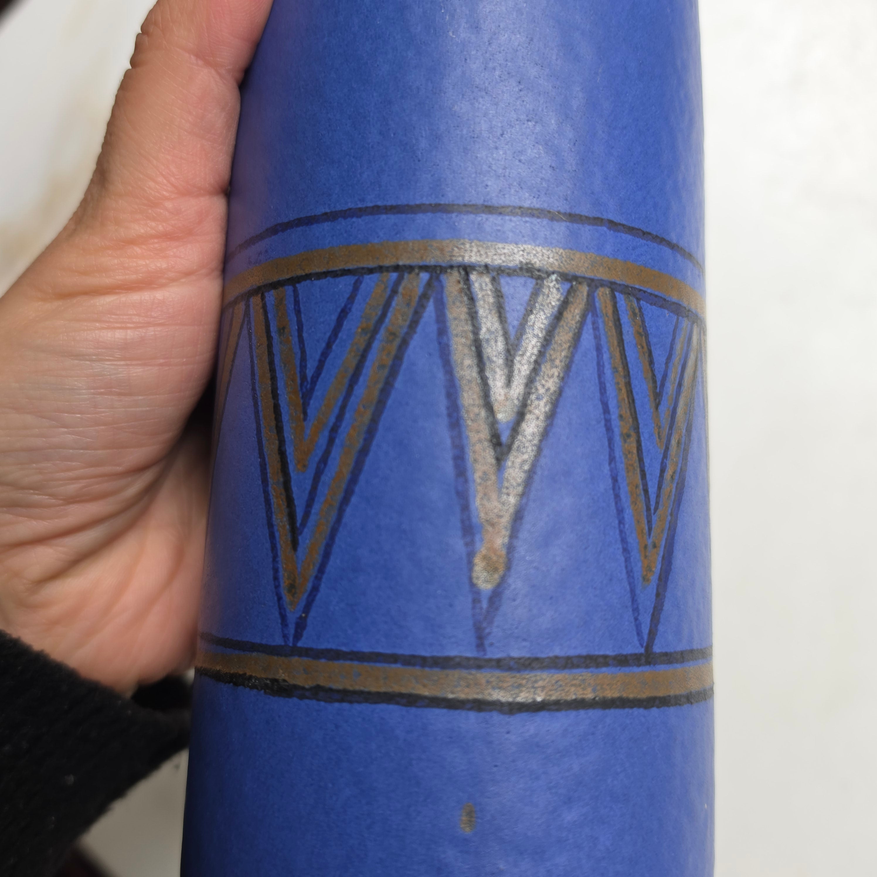 Vintage Adrano Keramik Zylindervase – Handarbeit – 60er/70er Jahre