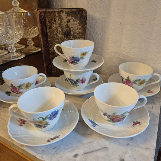 6x Antike Hutschenreuther Porzellan Tassen mit Untertassen mit Blumenmotiv Reliefrand Tee Kaffee