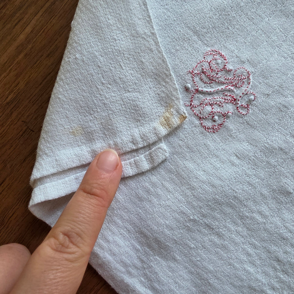 Antike Jugendstil-Mitteldecke - Serviette mit handgesticktem Monogramm M.T. – um 1900 - 69x69cm