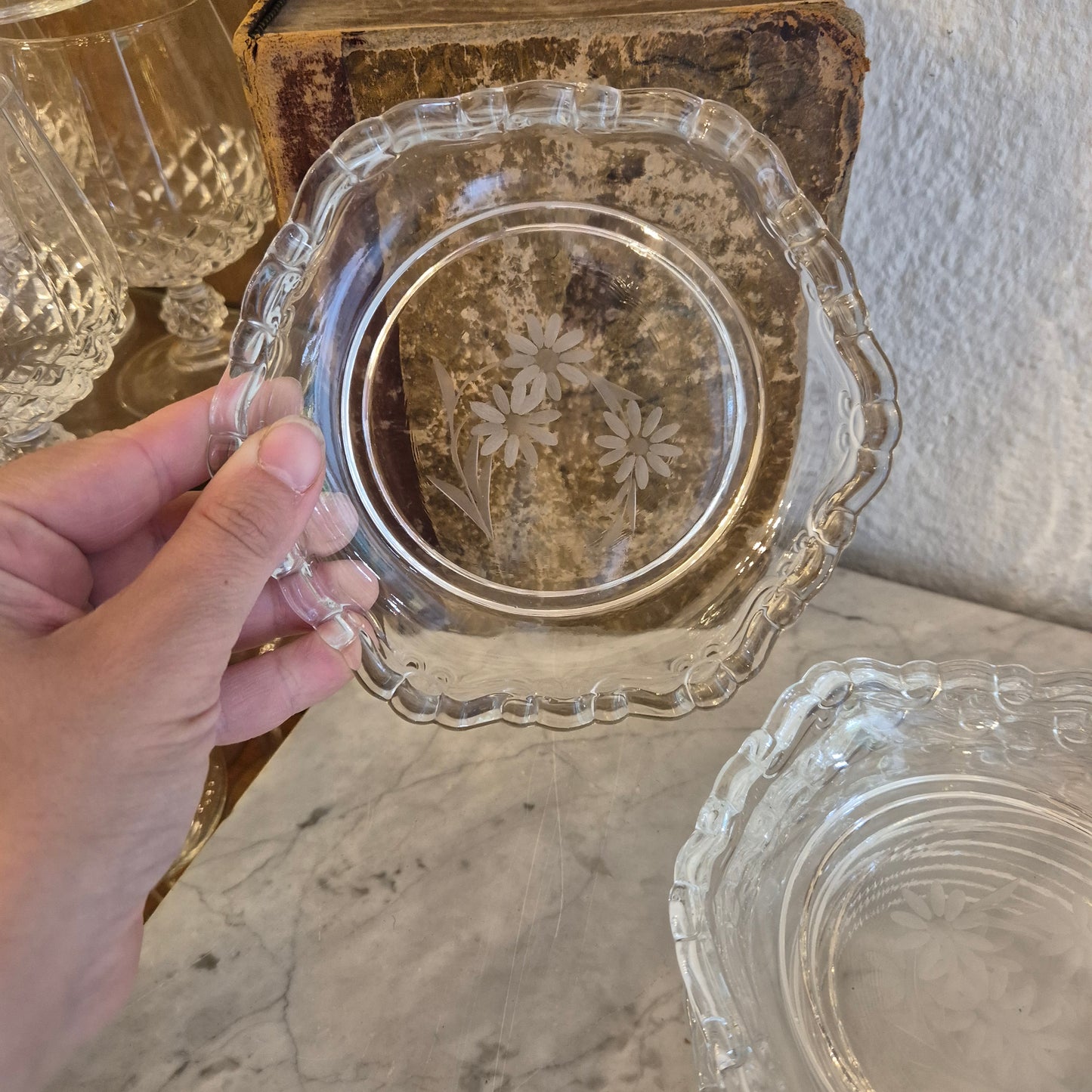6x Vintage Glas oder Bleikristall Schalen Kuchen Teller mit Blumenmuster