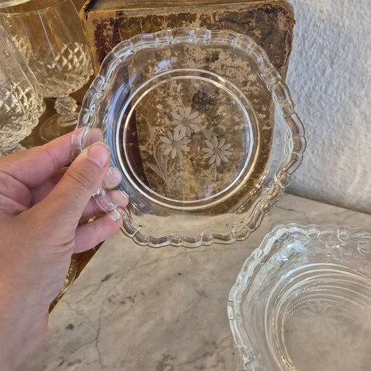 6x Vintage Glas oder Bleikristall Schalen Kuchen Teller mit Blumenmuster