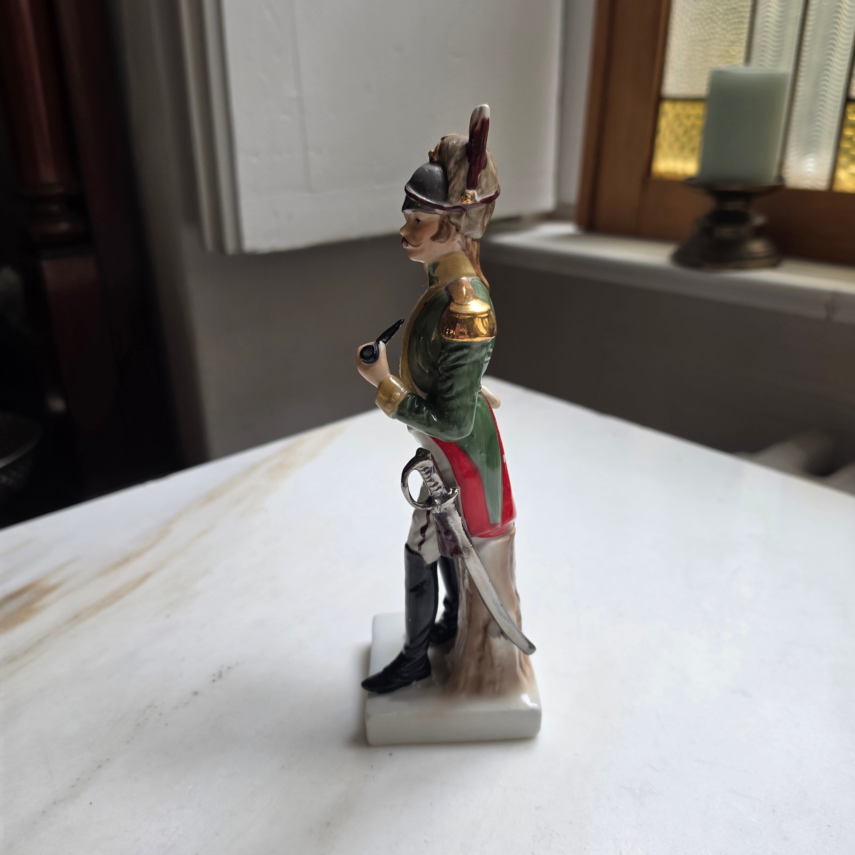 Sammelfigur Porzellan: „Soldat d'Infanterie“ – Offizier mit Pfeife & Säbel