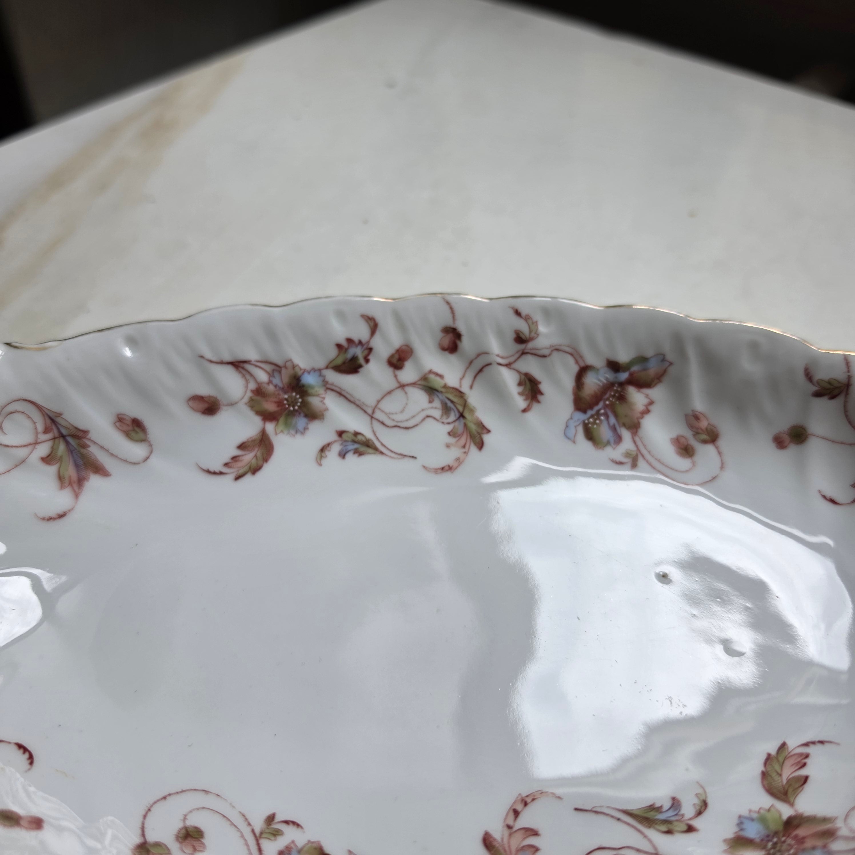 Antike Porzellan-Anbietschale mit floralem Dekor & Goldrand – Vintage Servierschale - Oval
