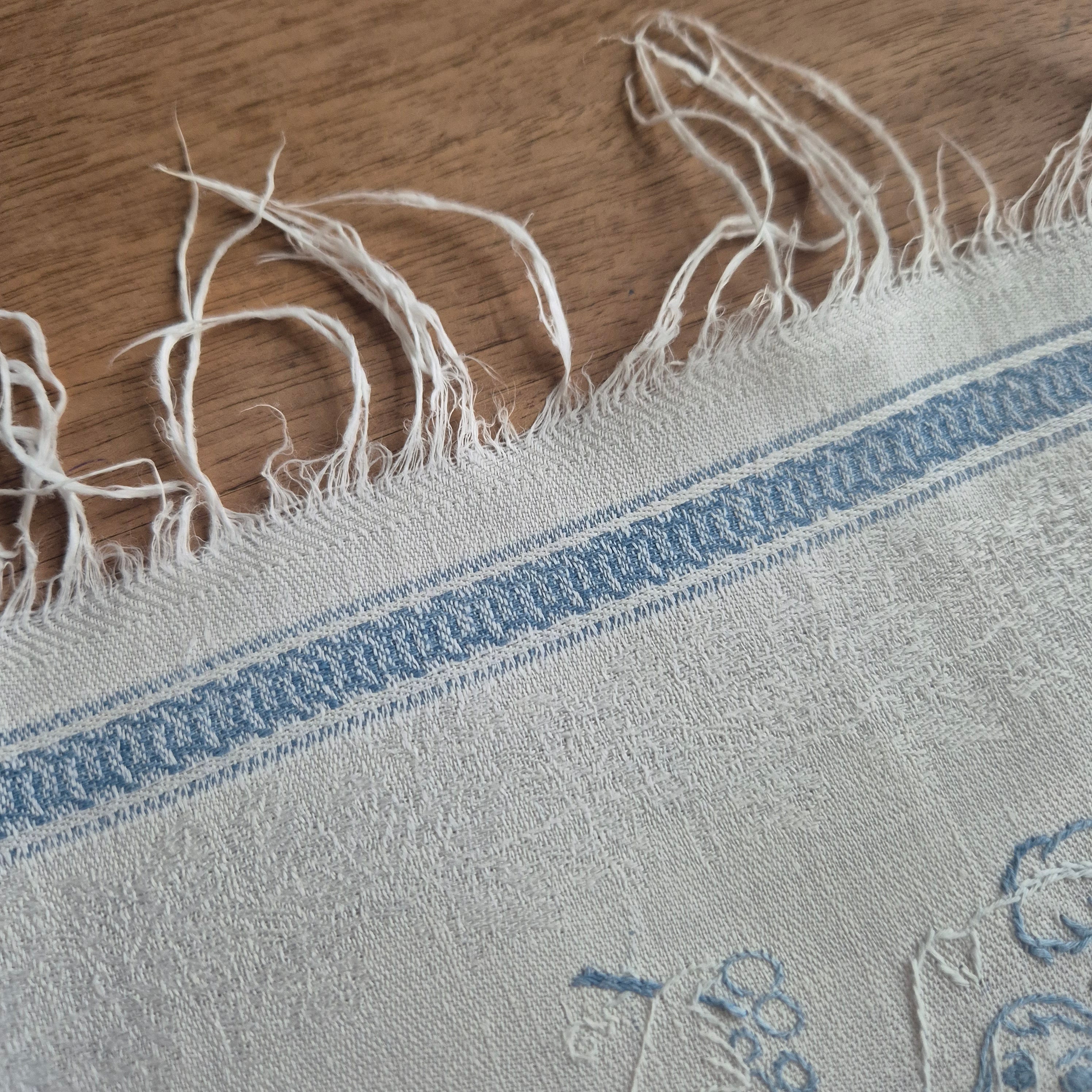 Antiker Baumwolle Tischläufer handbestickt mit mini Fleck! 32x170cm blau weiß