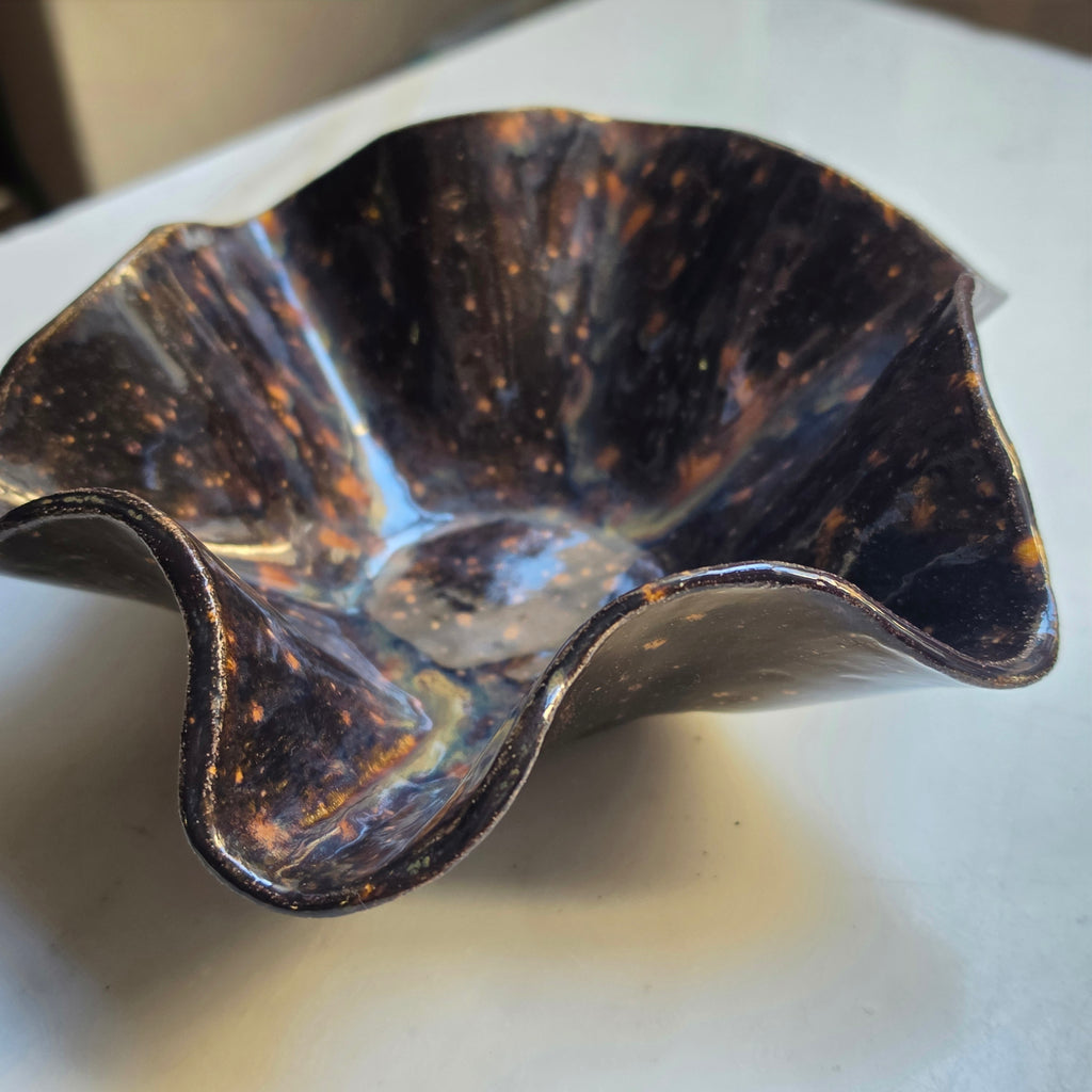 Handgefertigte Keramikschale „Cosmic Bloom“ – Unikat mit Effektglasur