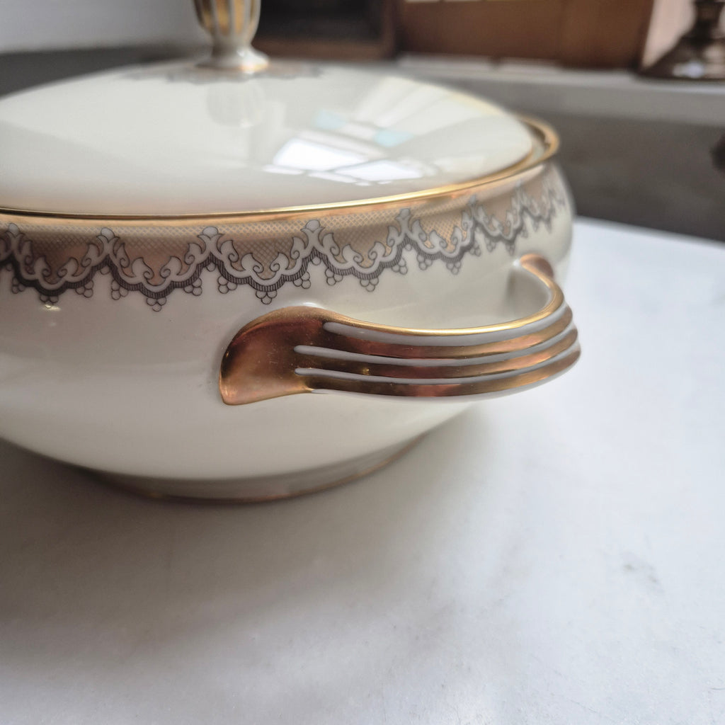 Antike Suppenterrine mit Deckel - Sorau Carstens Porzellan Venezia - elfenbein gold