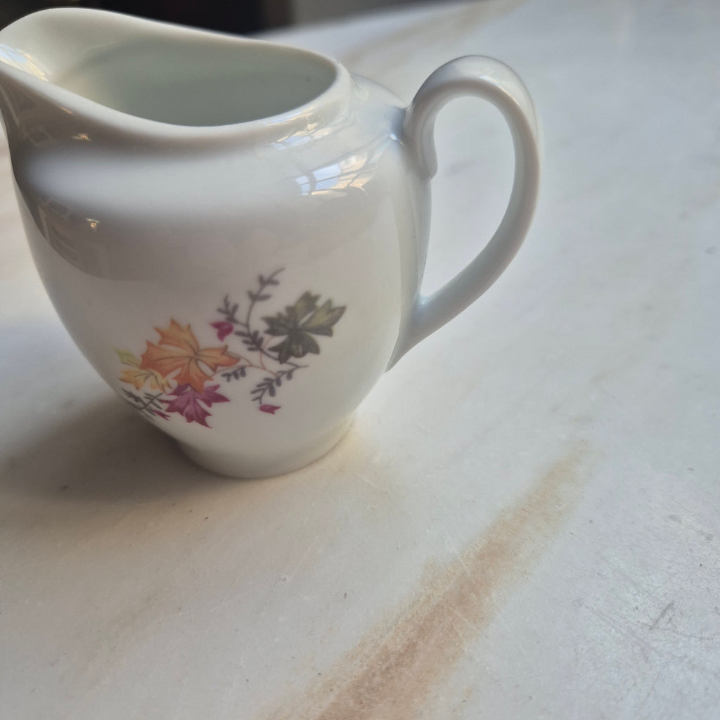 Kleines Milchkännchen von Colditz GDR Blätter