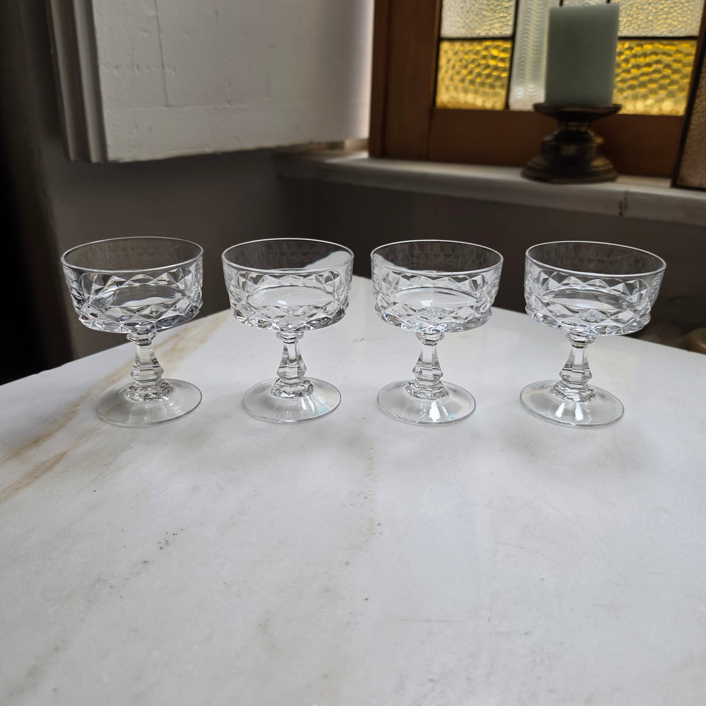 4er-Set Vintage Kristall-Likörgläser - Aperitifgläser mit Diamantschliff & Sechskant-Stiel