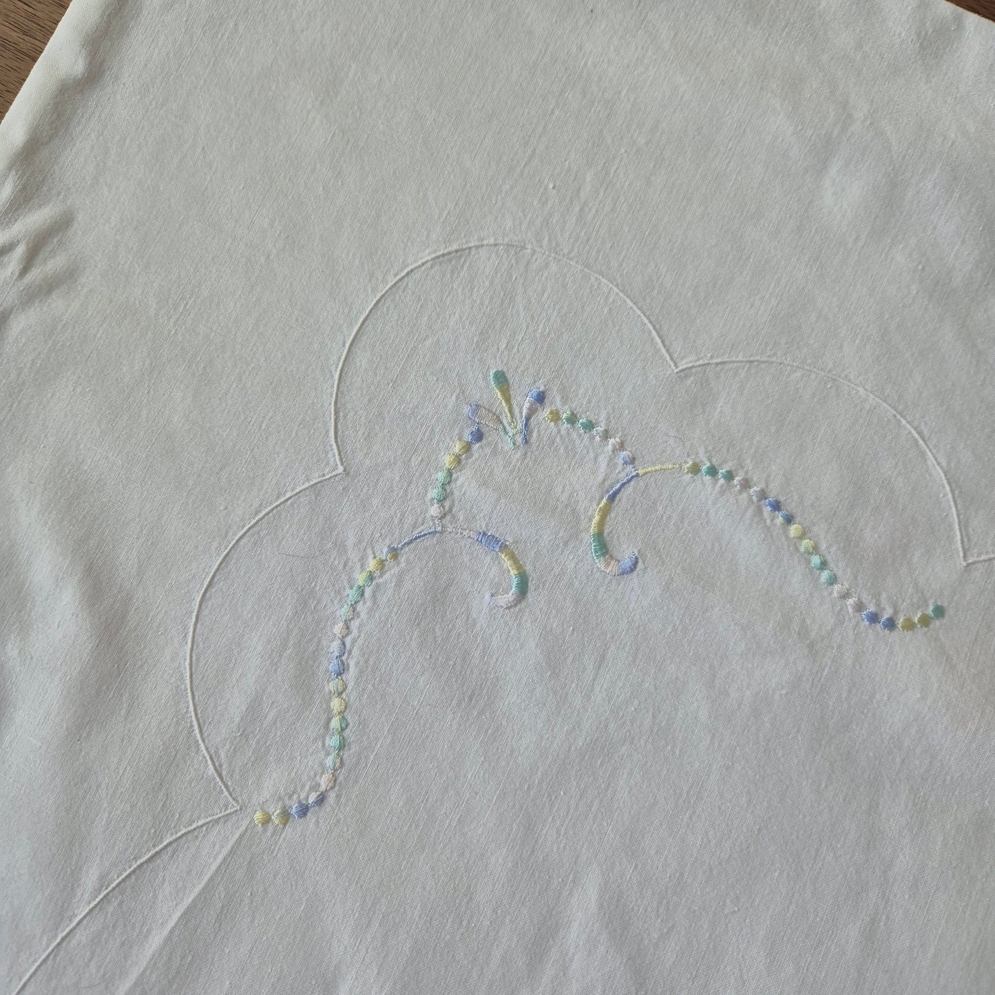 Antiker Kopfkissenbezug mit zarter Stickerei 75x75cm Baumwolle