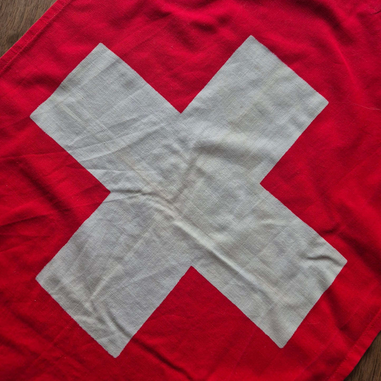 Vintage alte Stoff Flagge Schweiz weißes Kreuz 41x58cm