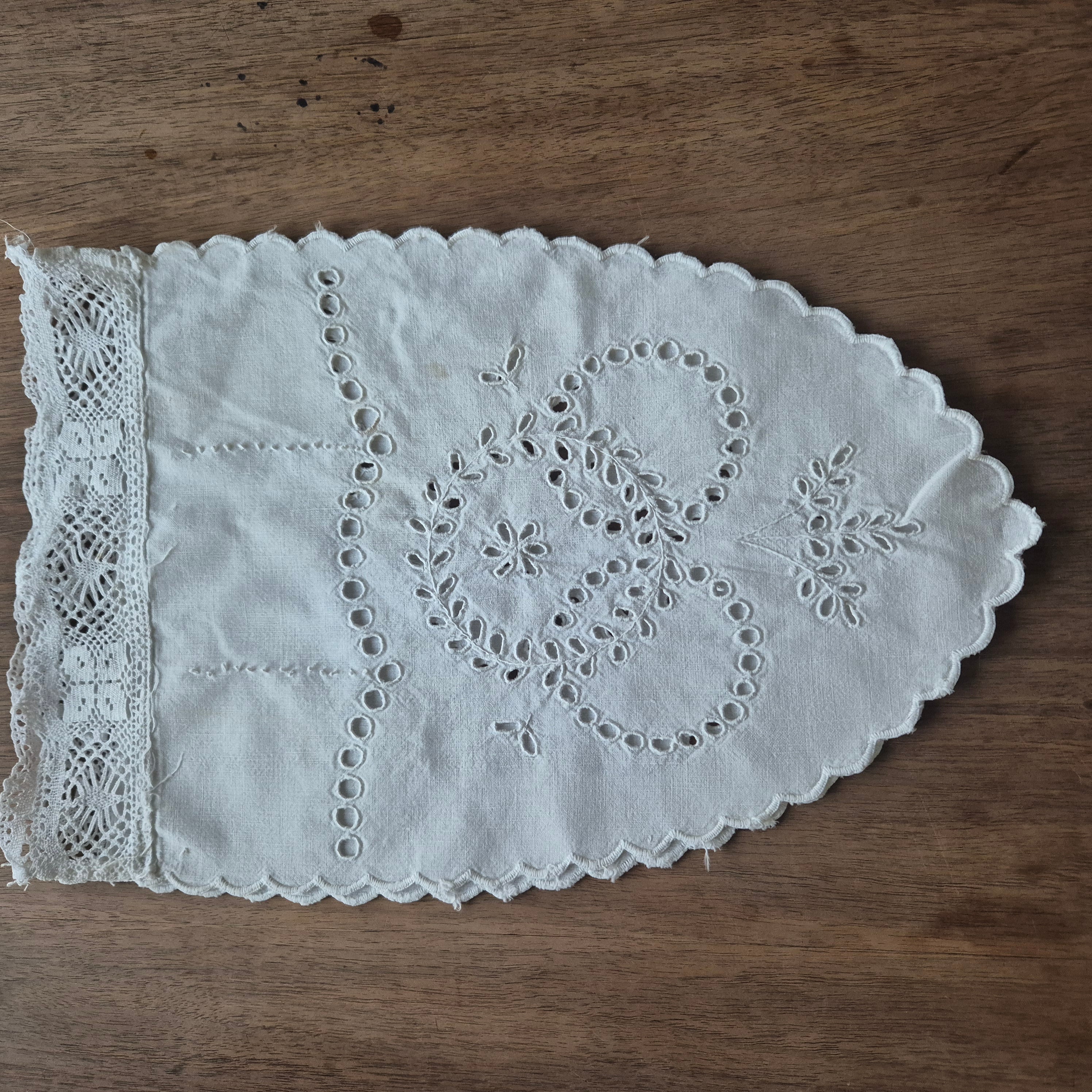 Antikes französisches kleines Deckchen Wimpel weiß Baumwolle 80x26cm