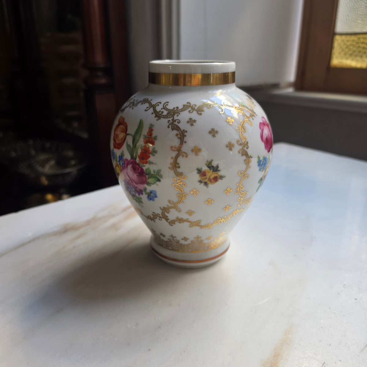 Edle Vintage Kugelvase aus Porzellan – Schumann Bavaria Filigranes Golddekor & Blumenbouquet