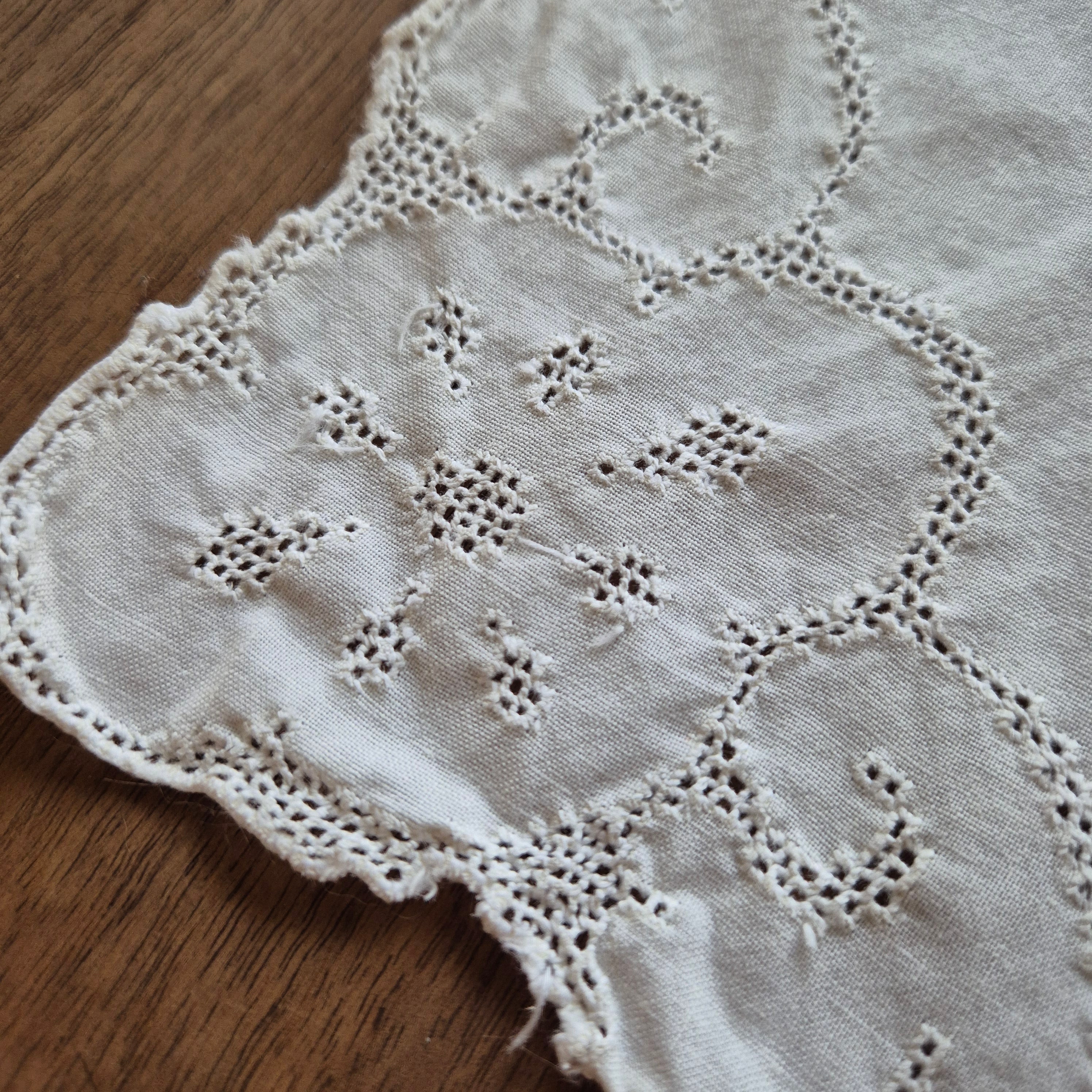 Antiker Handgemachter Tischläufer Zierdeckchen Spitze 80x34cm weiß 🤍