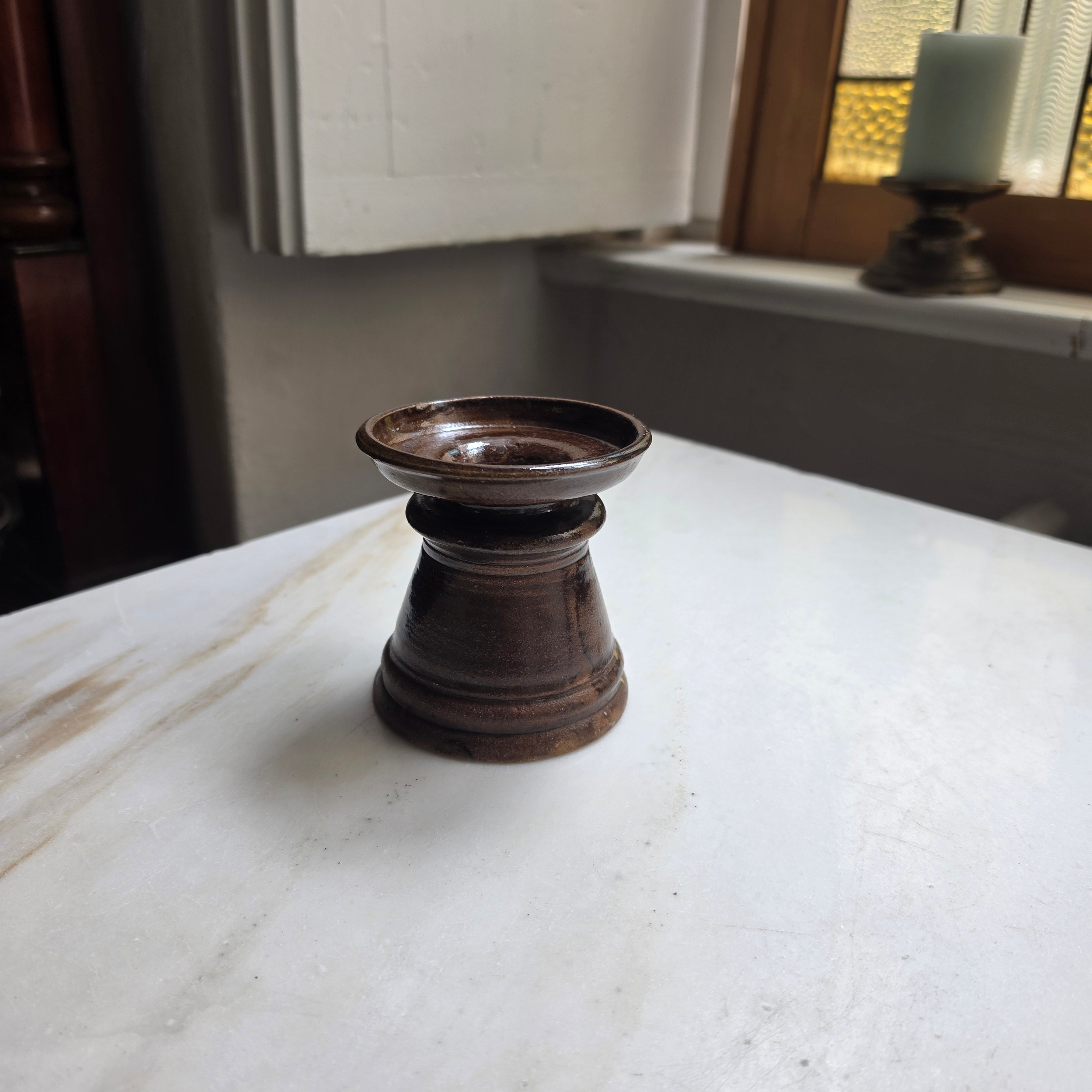 Rustikaler Kerzenständer aus Keramik - Braune Glasur & Töpfer-Details