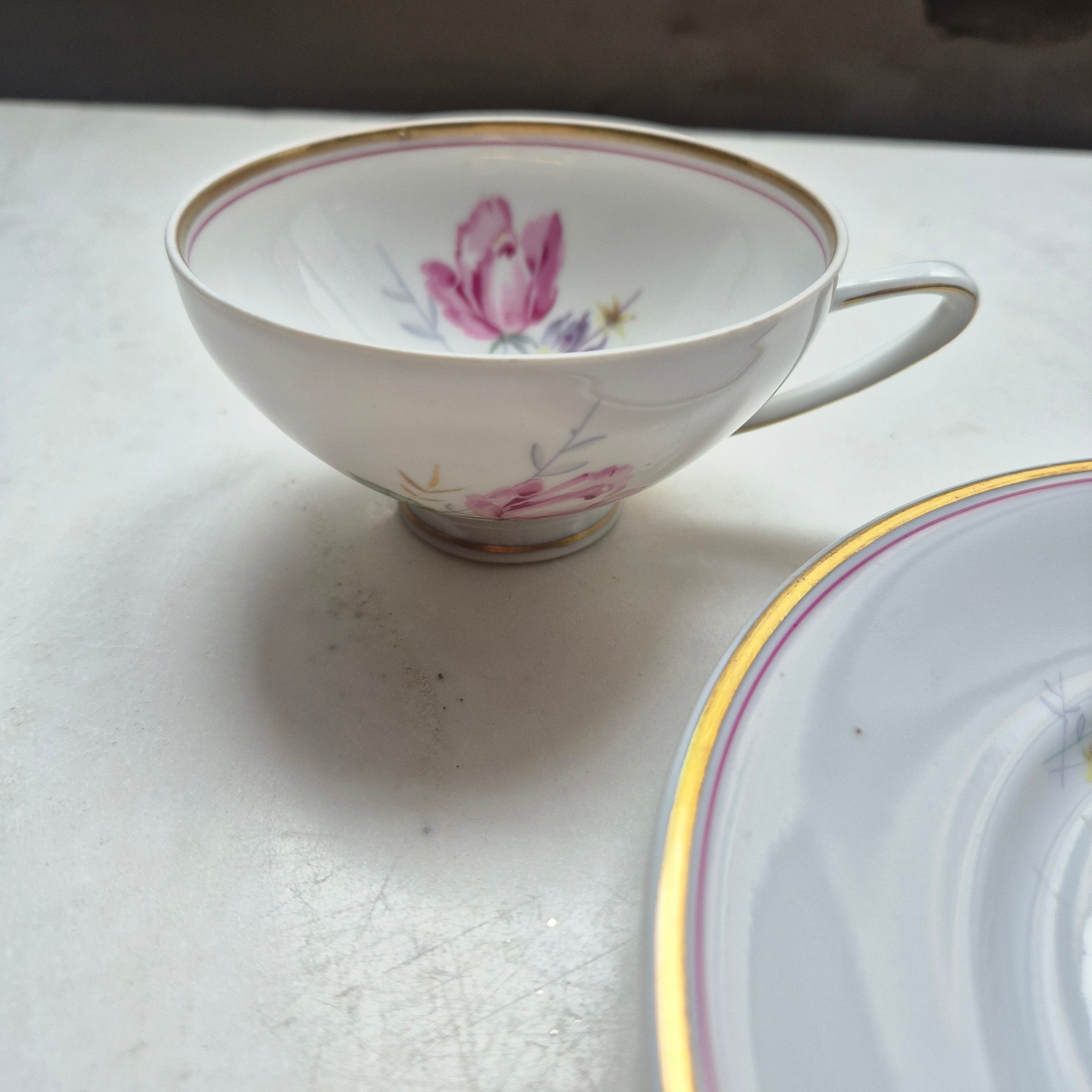 DDR Porzellan Gedeck 1x Tasse & 1x Kuchenteller mit Rosenmotiv