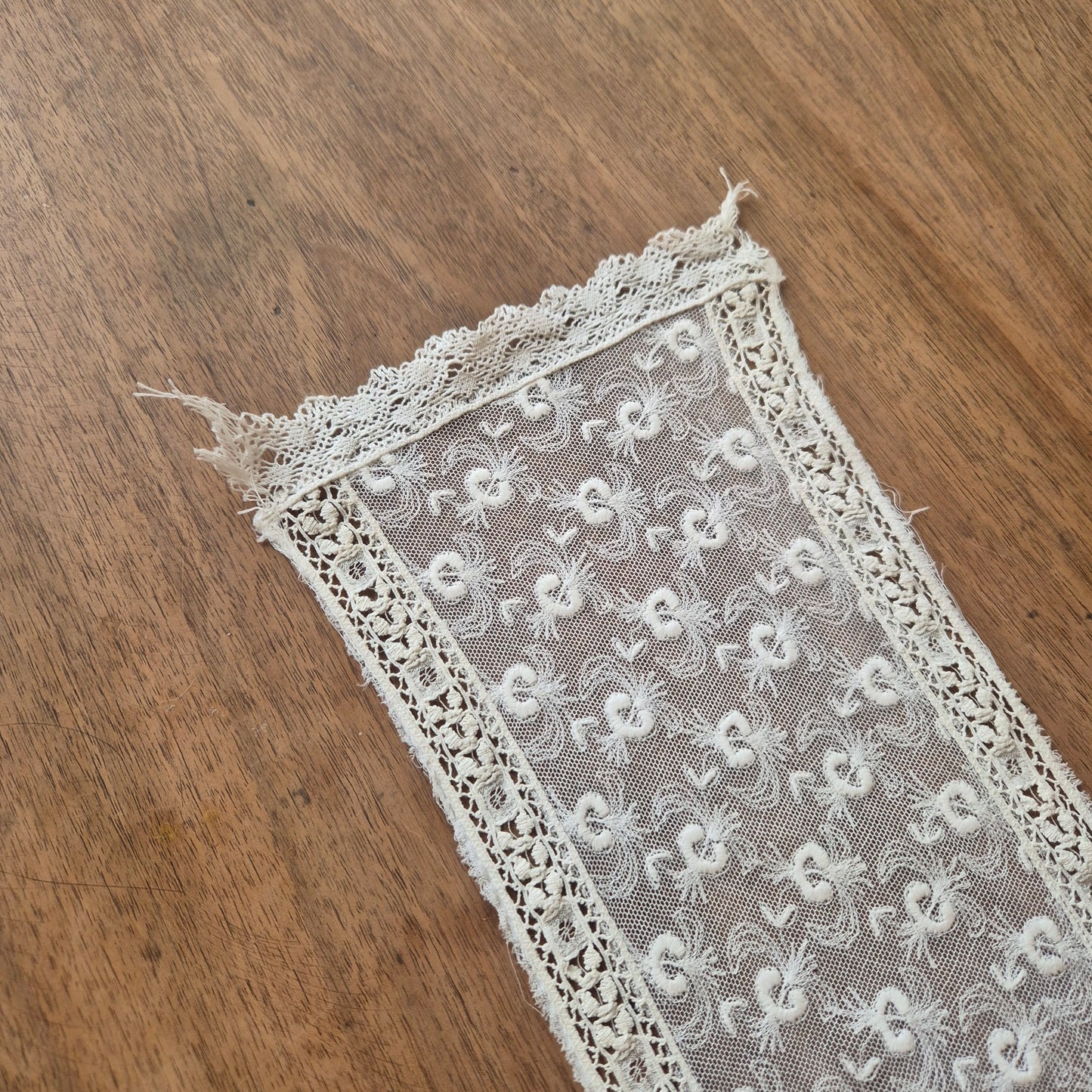 1x Antike handgemachte Spitze Borte Stickerei 16x78cm Zierdeckchen