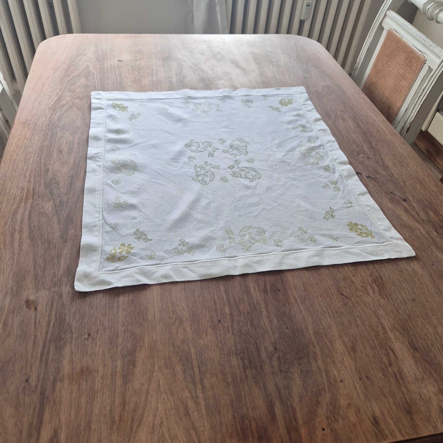 Kleine vintage Mitteldecke bedruckt oder zum besticken grün weiß 53x58cm Ostern