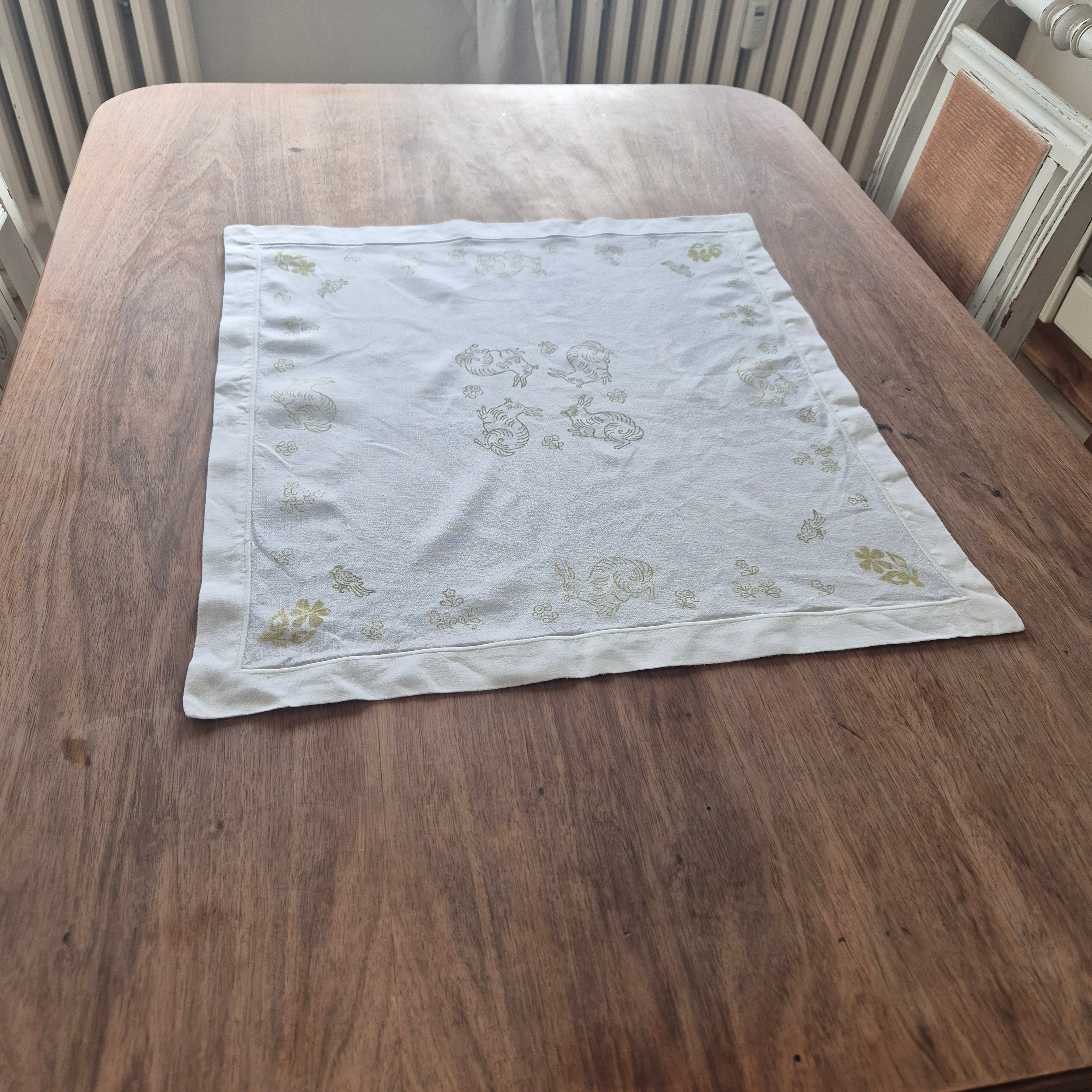 Kleine vintage Mitteldecke bedruckt oder zum besticken grün weiß 53x58cm Ostern