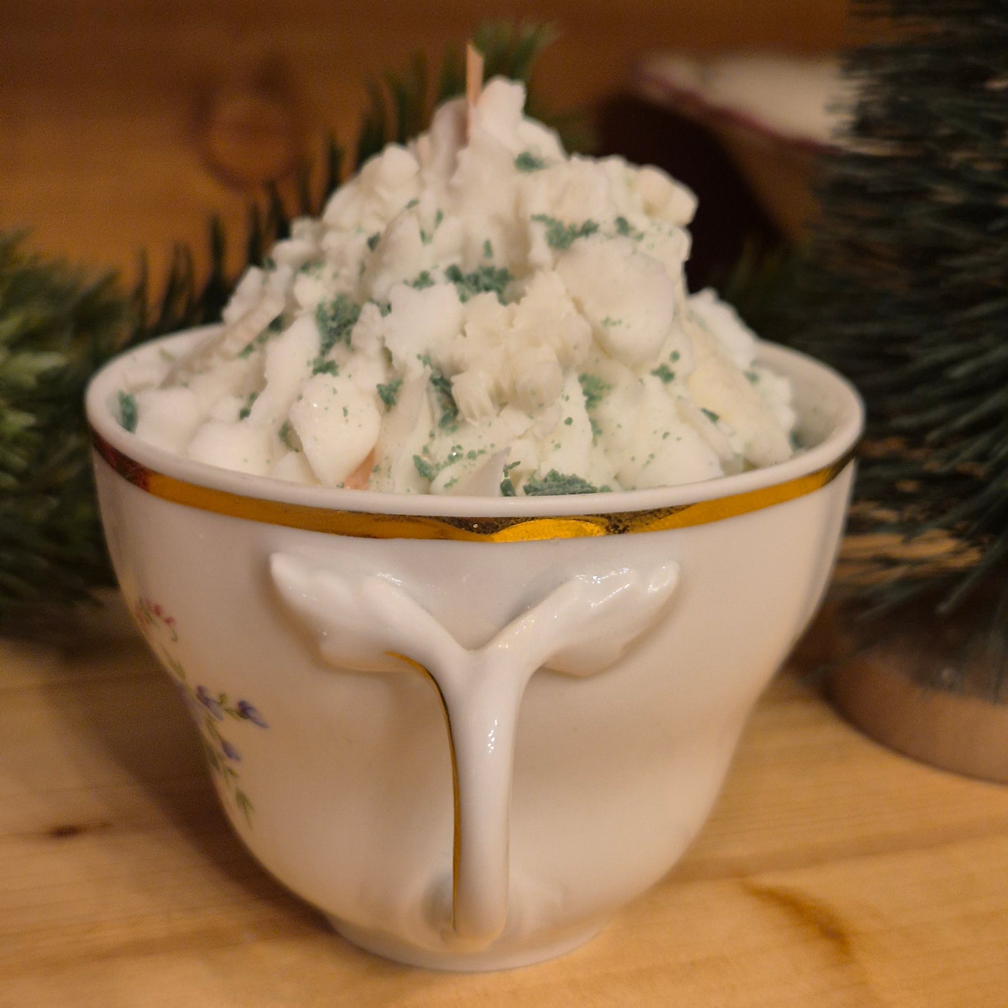 Handgemachte Sojawachskerze Weihnachtesgeschenk Sahne Dessert in Antiker Porzellan Tasse Bavaria