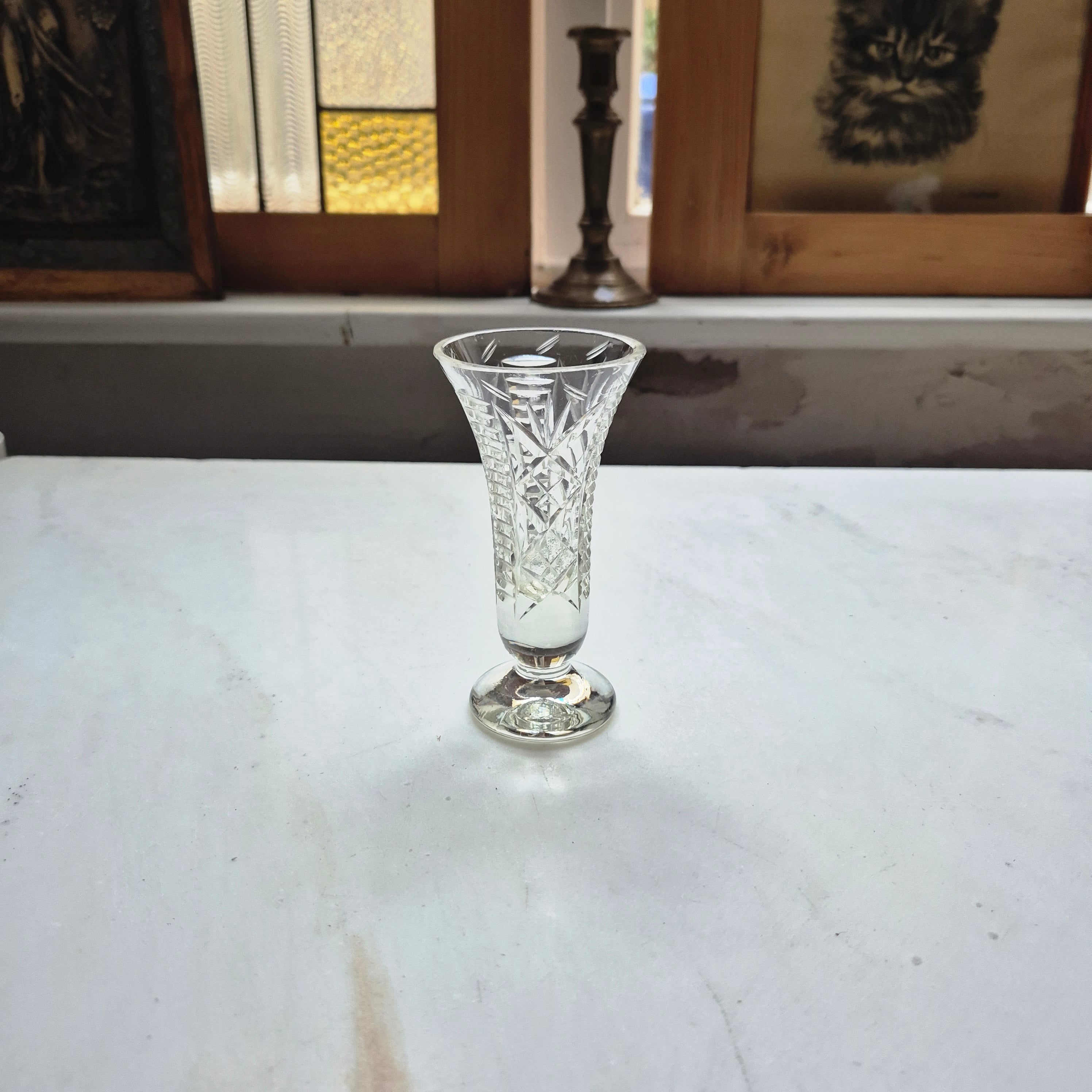 Vintage kleine Kristallvase auf Fuß