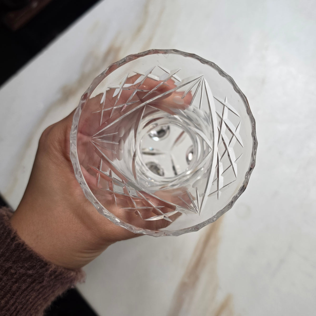 Edle Vintage Kristallvase mit Schliffmuster & Füßchen – Elegante Tischdekoration