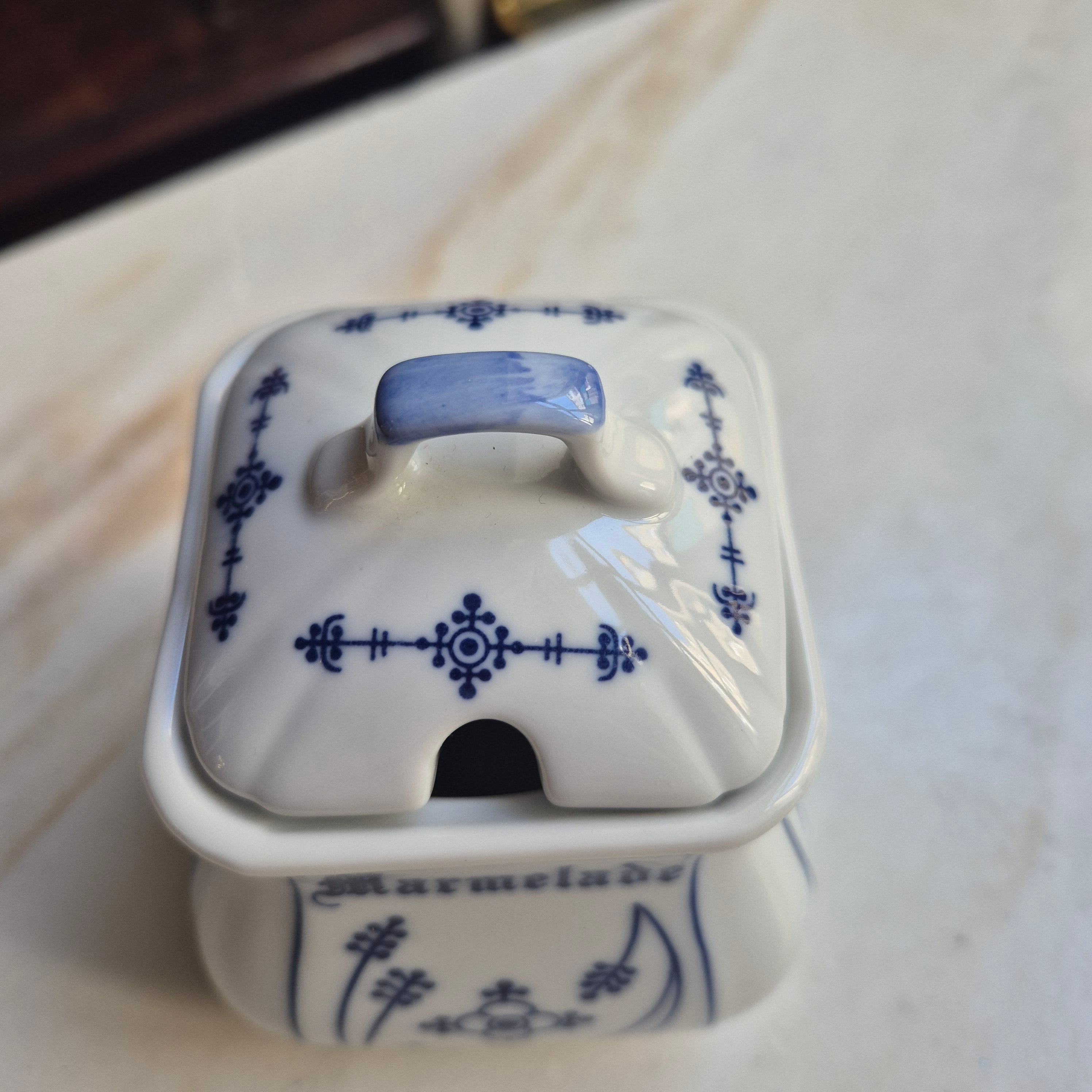 Vintage Marmeladendose aus Porzellan - Indischblau - Strohblumen-Dekor