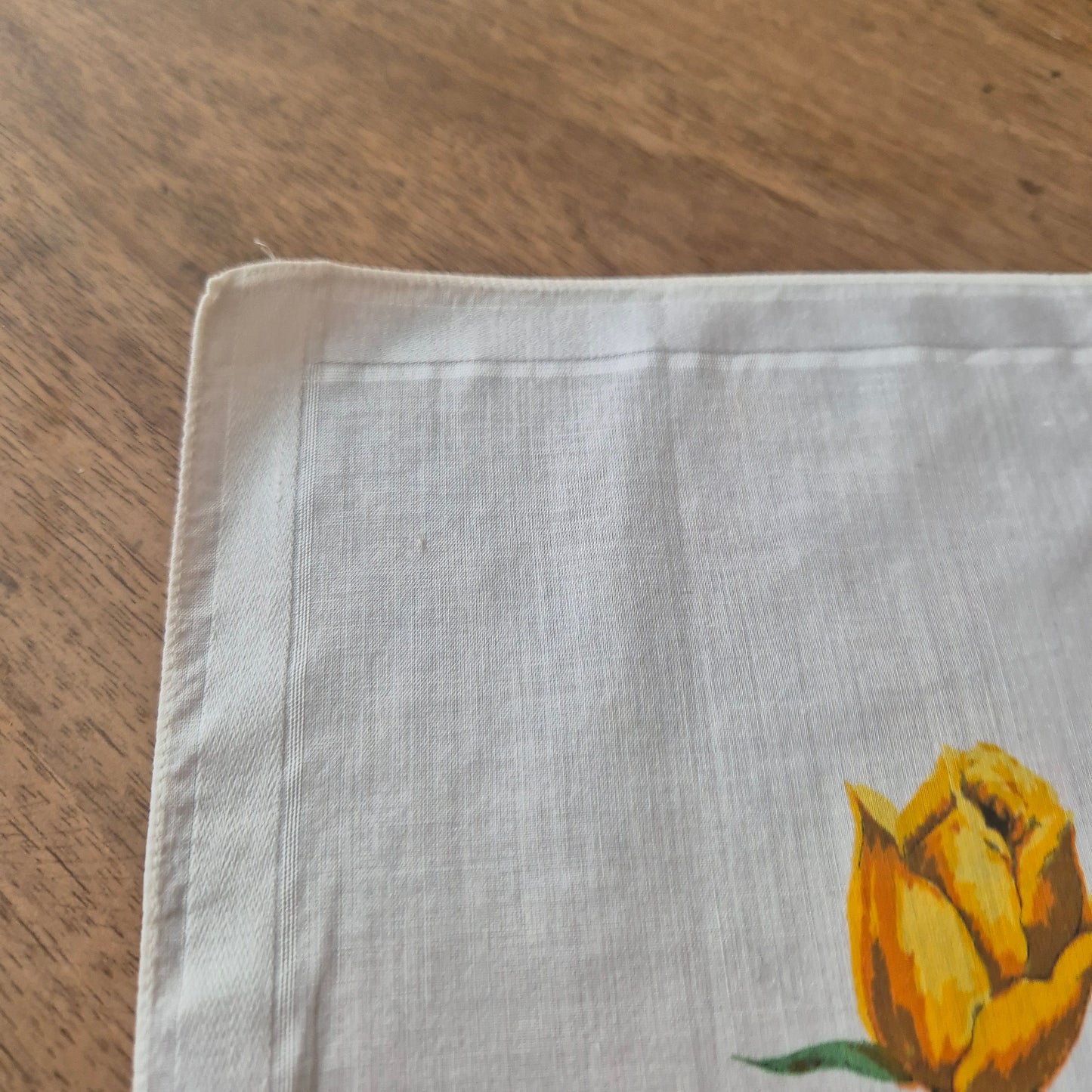 Vintage Stofftaschentuch weiß bedruckt mit Rose Baumwolle 32x34cm