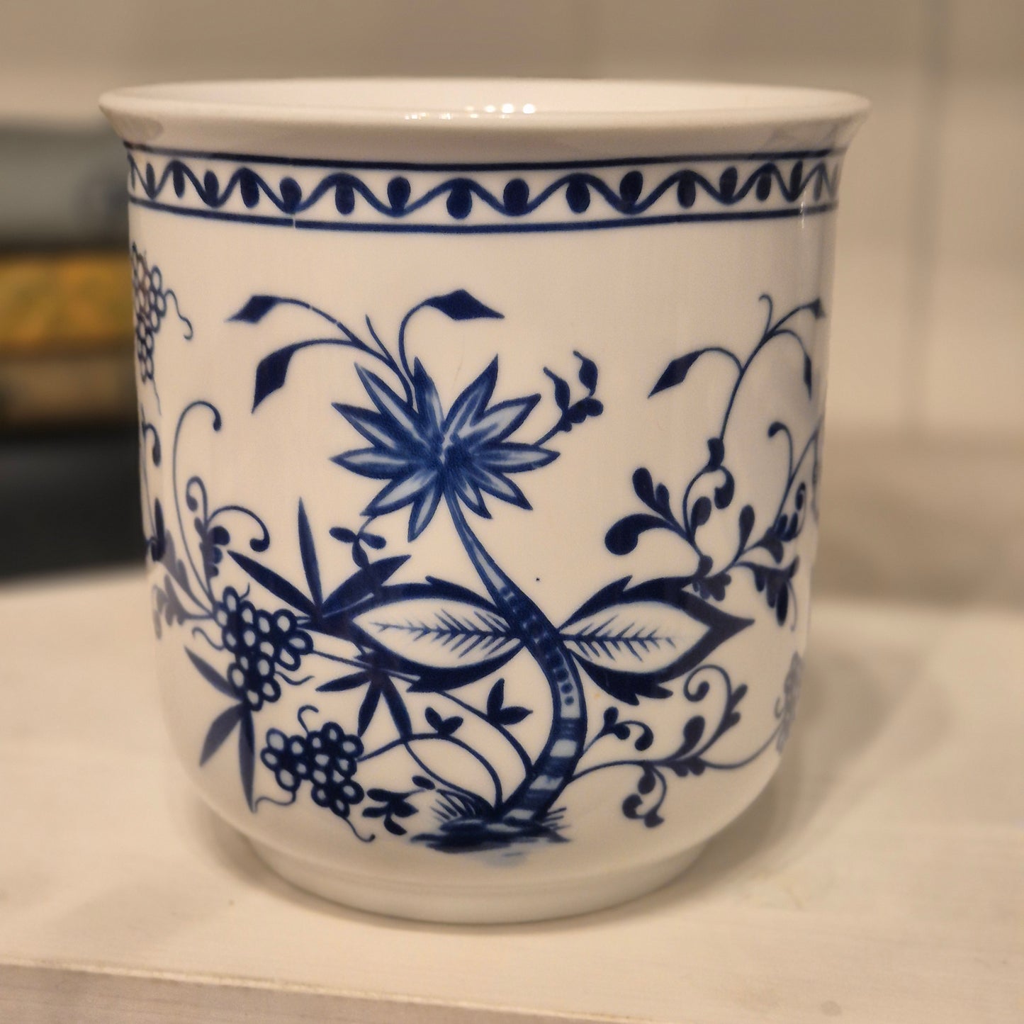 Vintage Übertopf Topf Gefäß für Tischreste Triptis Porellan Zweibelmuster