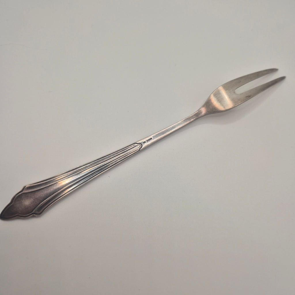 Antike Jugendstil Aufschnittgabel – Silberfarben / Versilbert