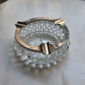Vintage Kristall-Aschenbecher mit versilbertem Metallrand | Mid-Century Glas-Aschenbecher mit Rautenschliff