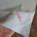 Antike Jugendstil Serviette/Mitteldecke rot bestickt weiß 59x59cm Monogramm B.N. Damast