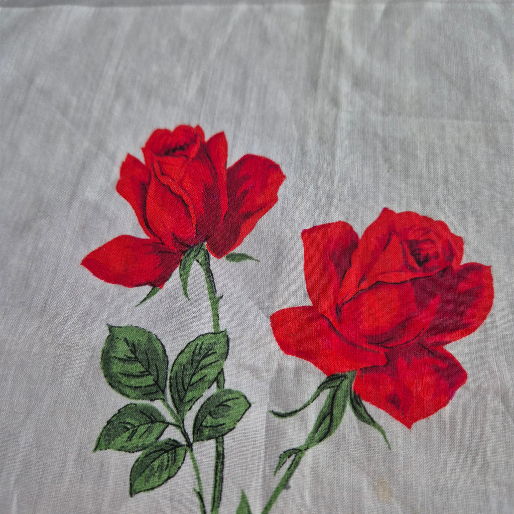 Vintage Stofftaschentuch weiß mit Rosen bedruckt Baumwolle 31x33cm