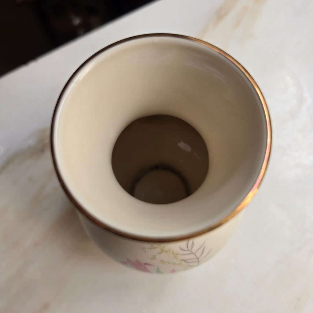 Kleine Vintage Porzellanvase - elfenbeinfarbe - Royal Porzellan Bavaria - mit Blumenmalerei