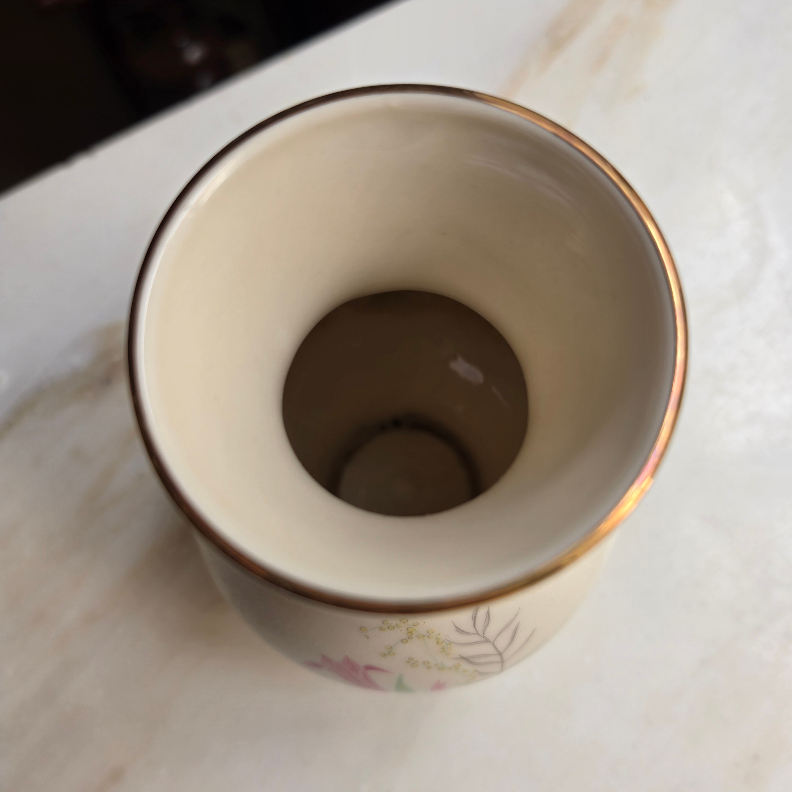 Kleine Vintage Porzellanvase - elfenbeinfarbe - Royal Porzellan Bavaria - mit Blumenmalerei