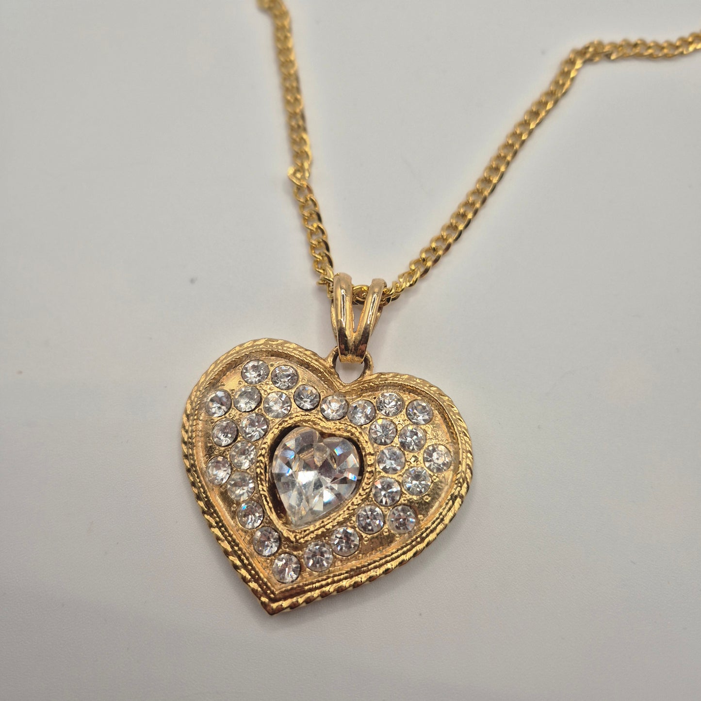 Romantische Vintage Herz-Halskette – Funkelnder Chic im Retro-Stil