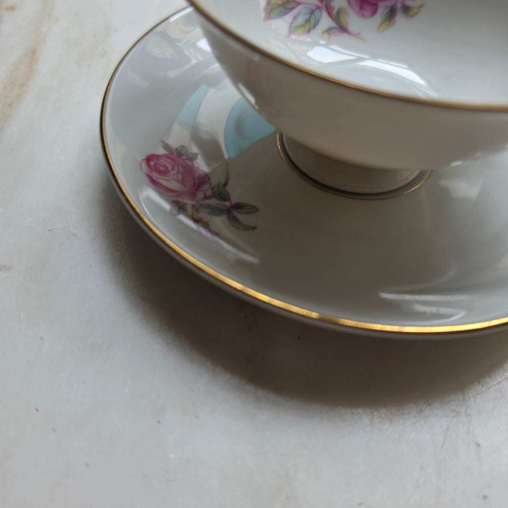 Fürstenberg Porzellan Teetasse mit Untertasse – Romantisches Rosenmotiv & Goldrand – Vintage Gedeck