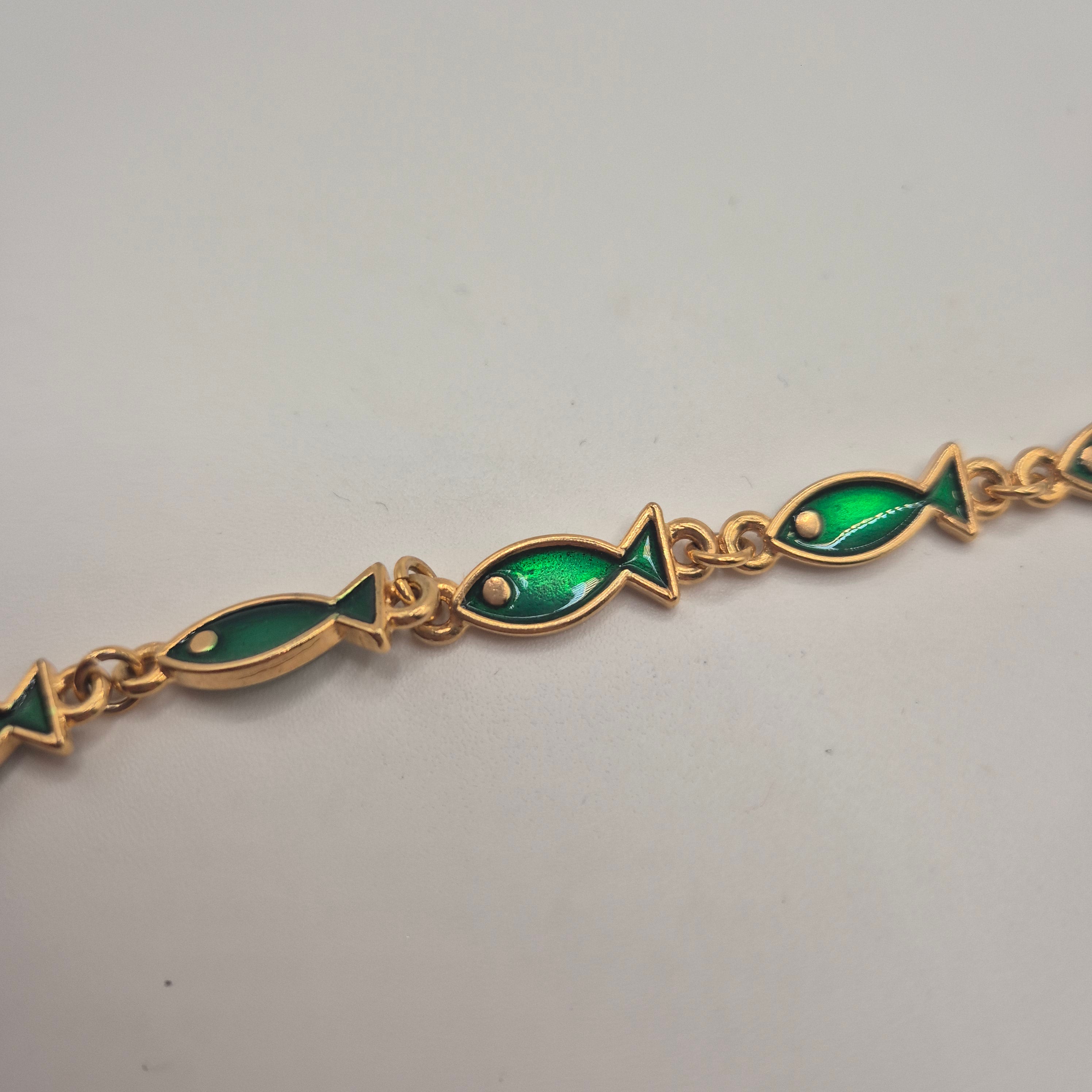 Goldenes Vintage Armband mit grünen Emaille-Fischen 70er Jahre