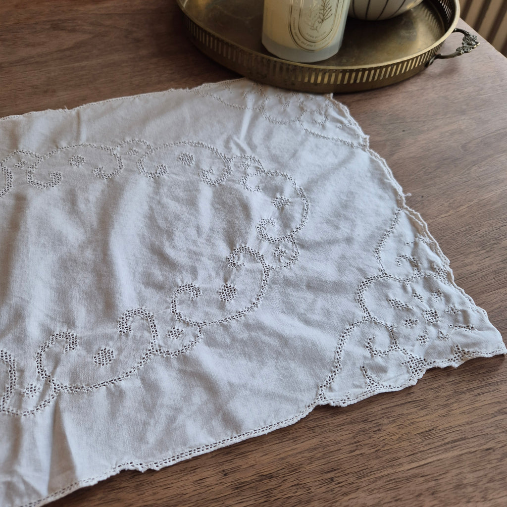 Antiker Handgemachter Tischläufer Zierdeckchen Spitze 80x34cm weiß 🤍