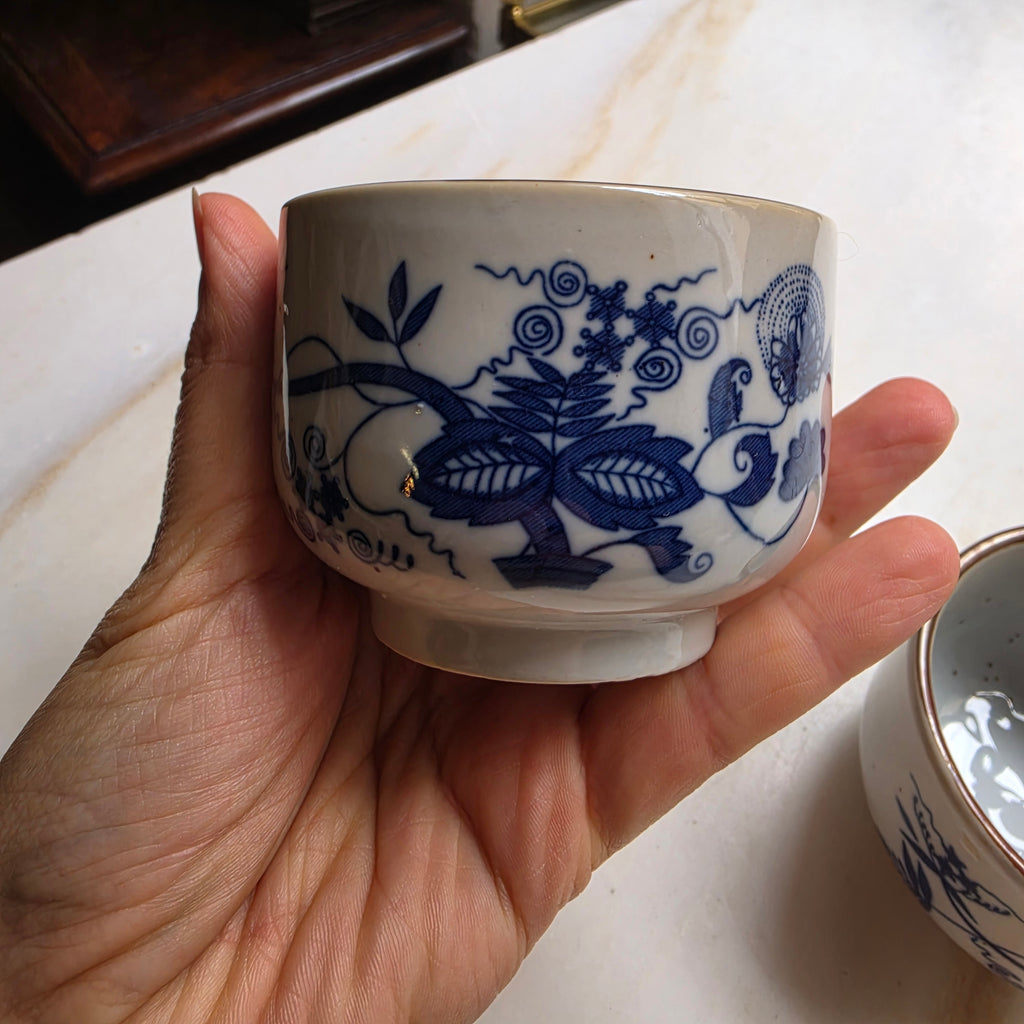 2x Vintage Sake-Becher - Tee-Becher – Blau-Weißes Zwiebelmuster (Handarbeit)
