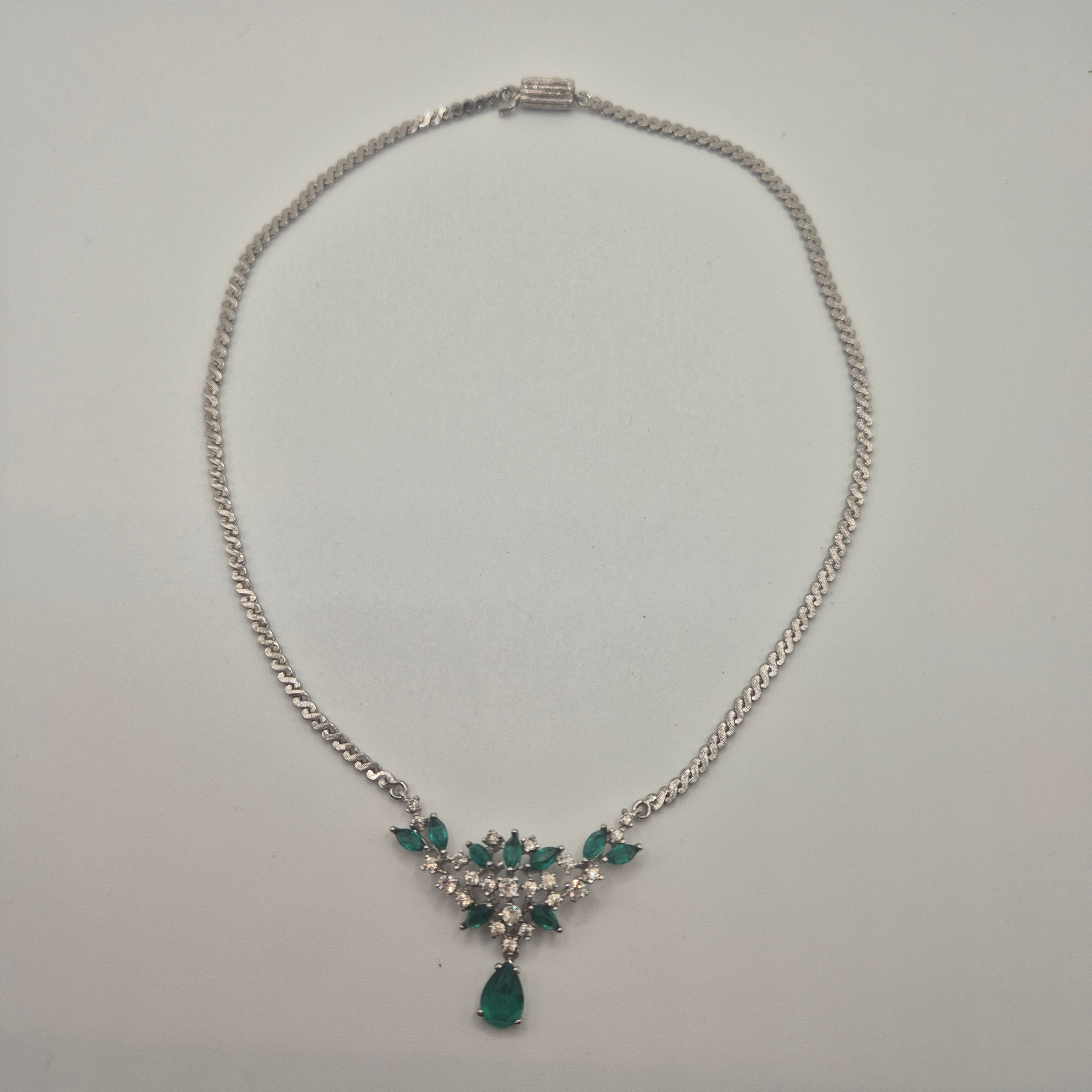 Prachtvolles Vintage-Collier – Smaragdgrüne Eleganz im Royal-Stil