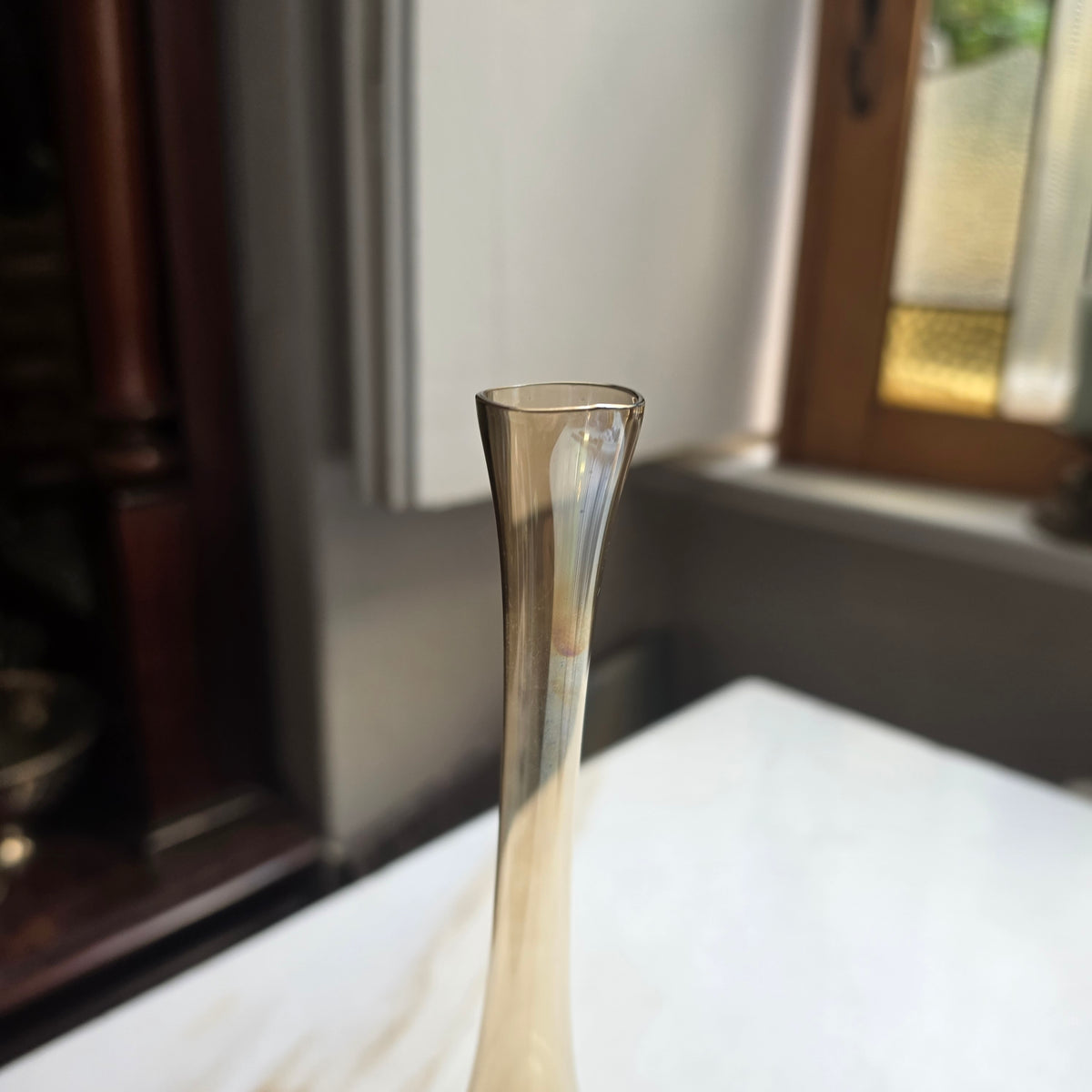 Elegante Vintage Solitär-Glasvase – Bernstein / Champagner mit schimmerndem Glanz