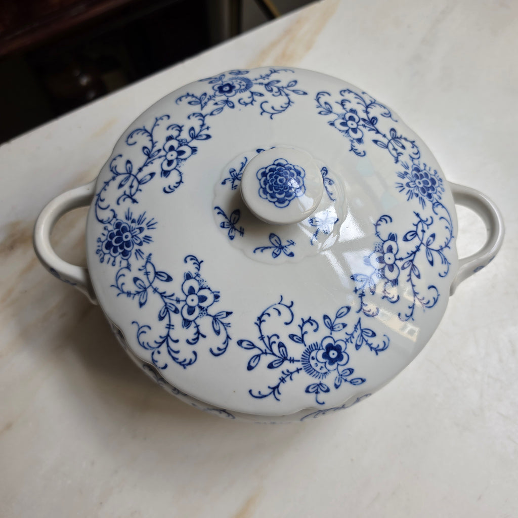 Antike Porzellan-Terrine mit Deckel – Blaues Unterglazur-Dekor - Porzellanfabrik Kalk, Eisenberg