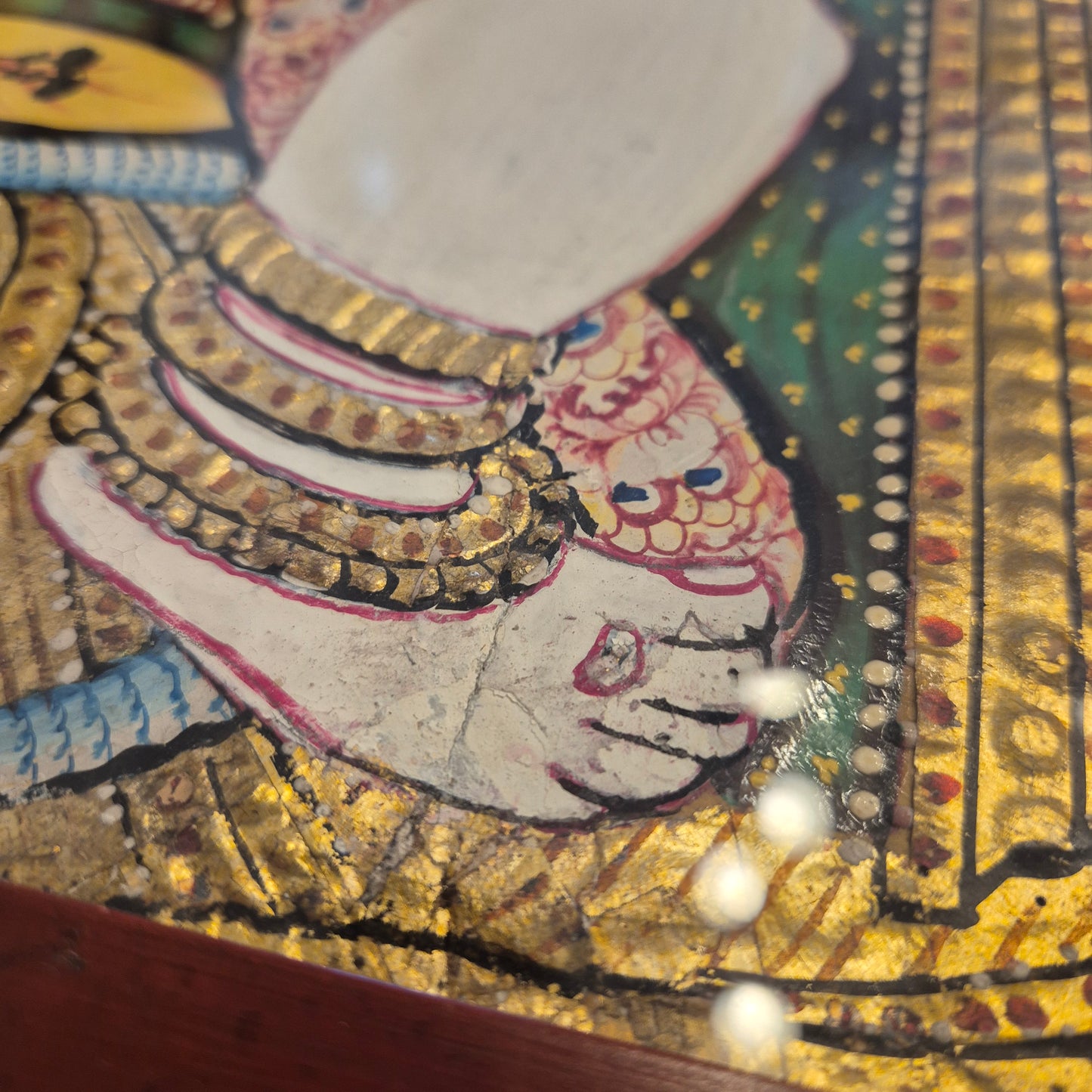 Antikes Tanjore Gemälde hinter Glas 19. Jahrhundert auf Holz