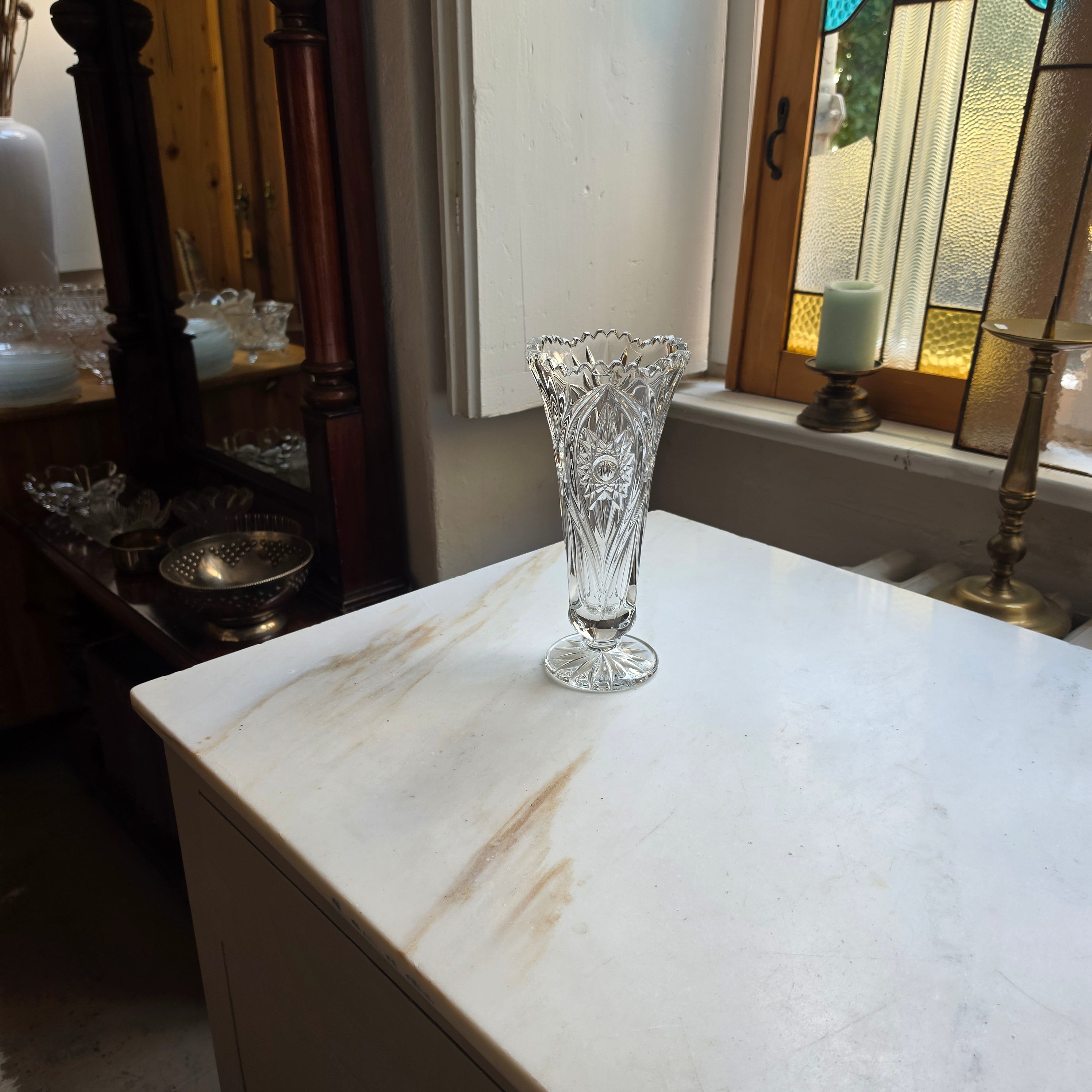 Klassische Kristallvase mit Edlem Sternschliff – Vintage Glasvase mit Standfuß & Wellenrand